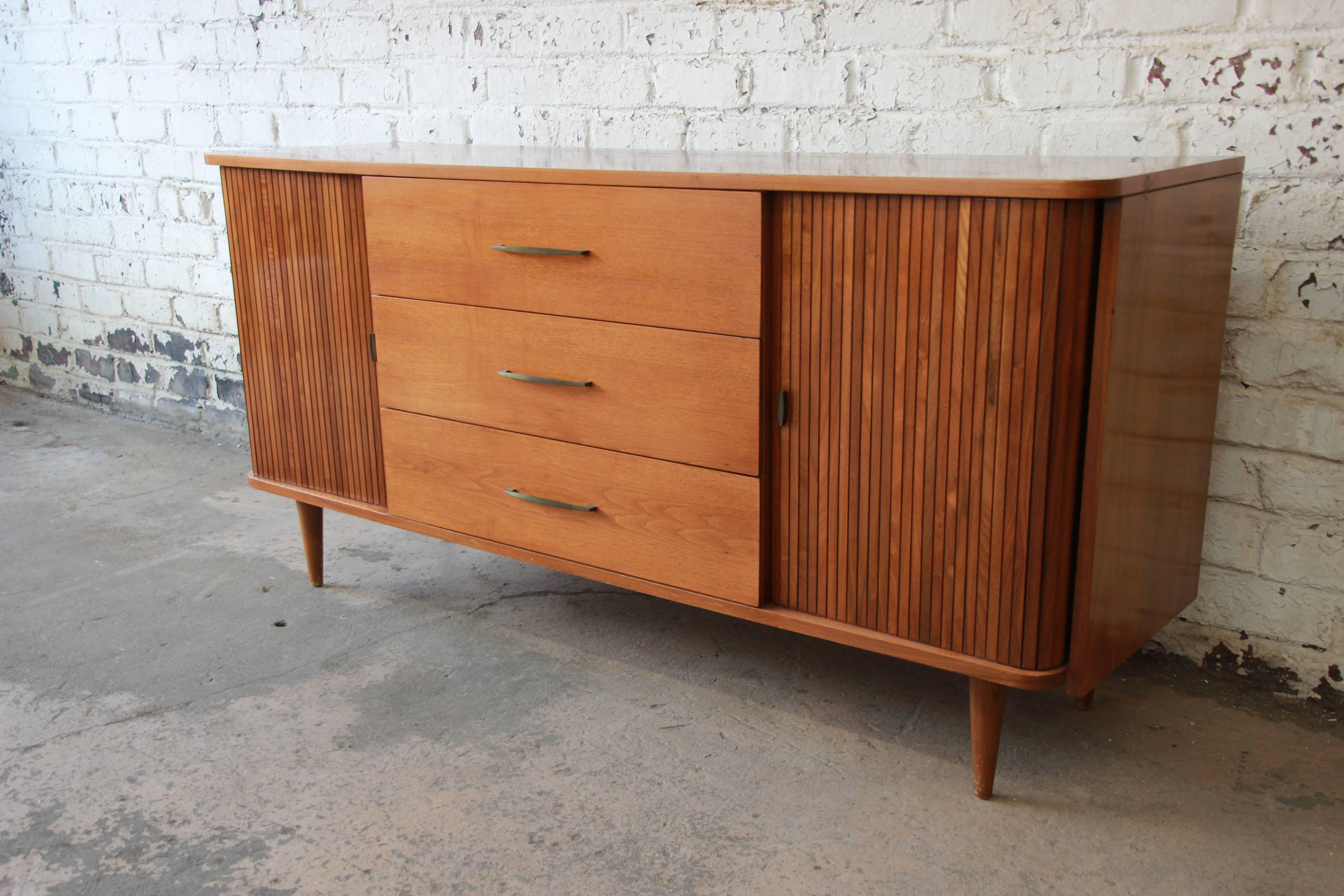 Mid-Century Modern Tambour Door Sideboard Credenza with Glass Front Hutch Top In Good Condition In South Bend, IN