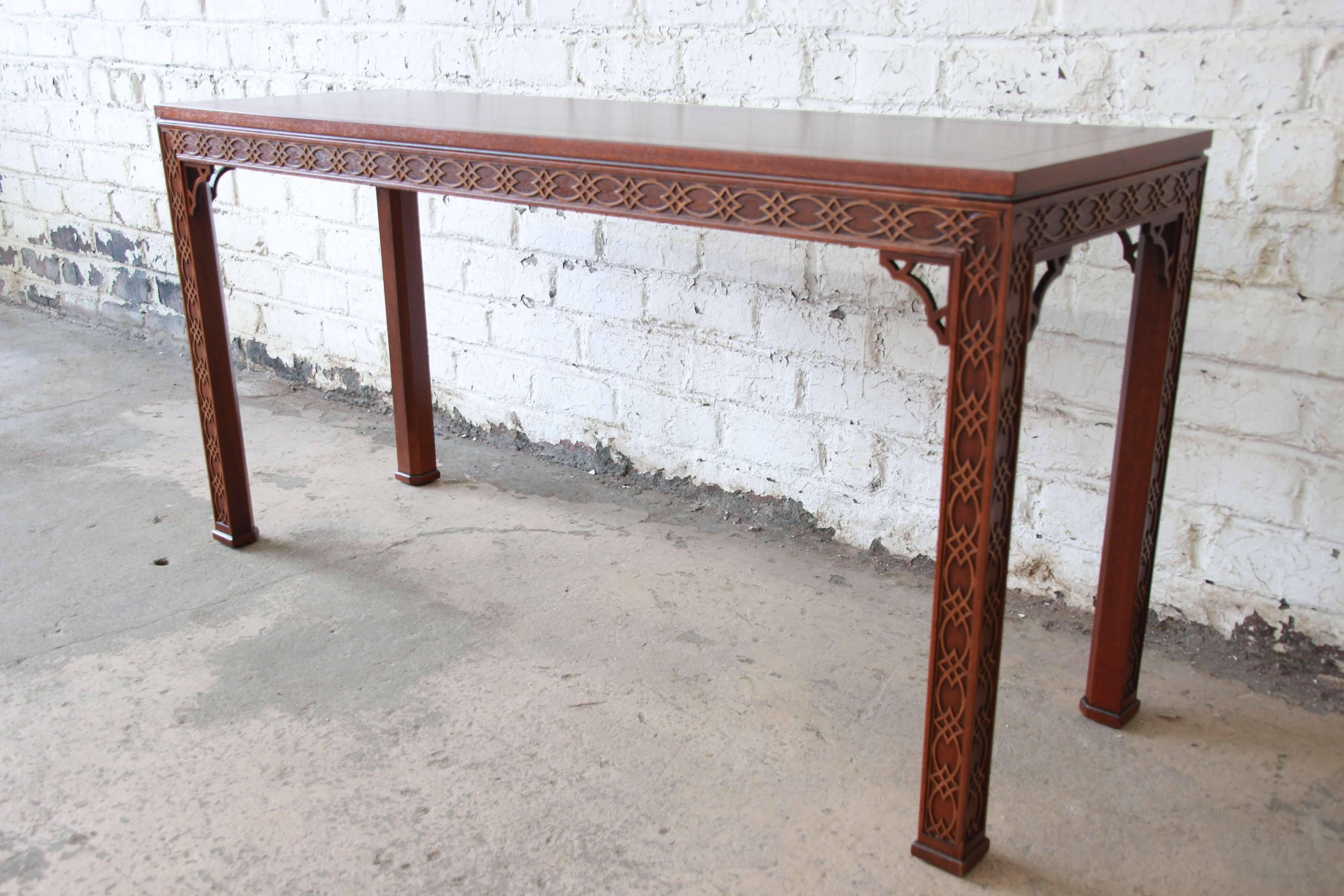 Fine Carved Mahogany Chinese Chippendale Hall Table by Kindel In Excellent Condition In South Bend, IN