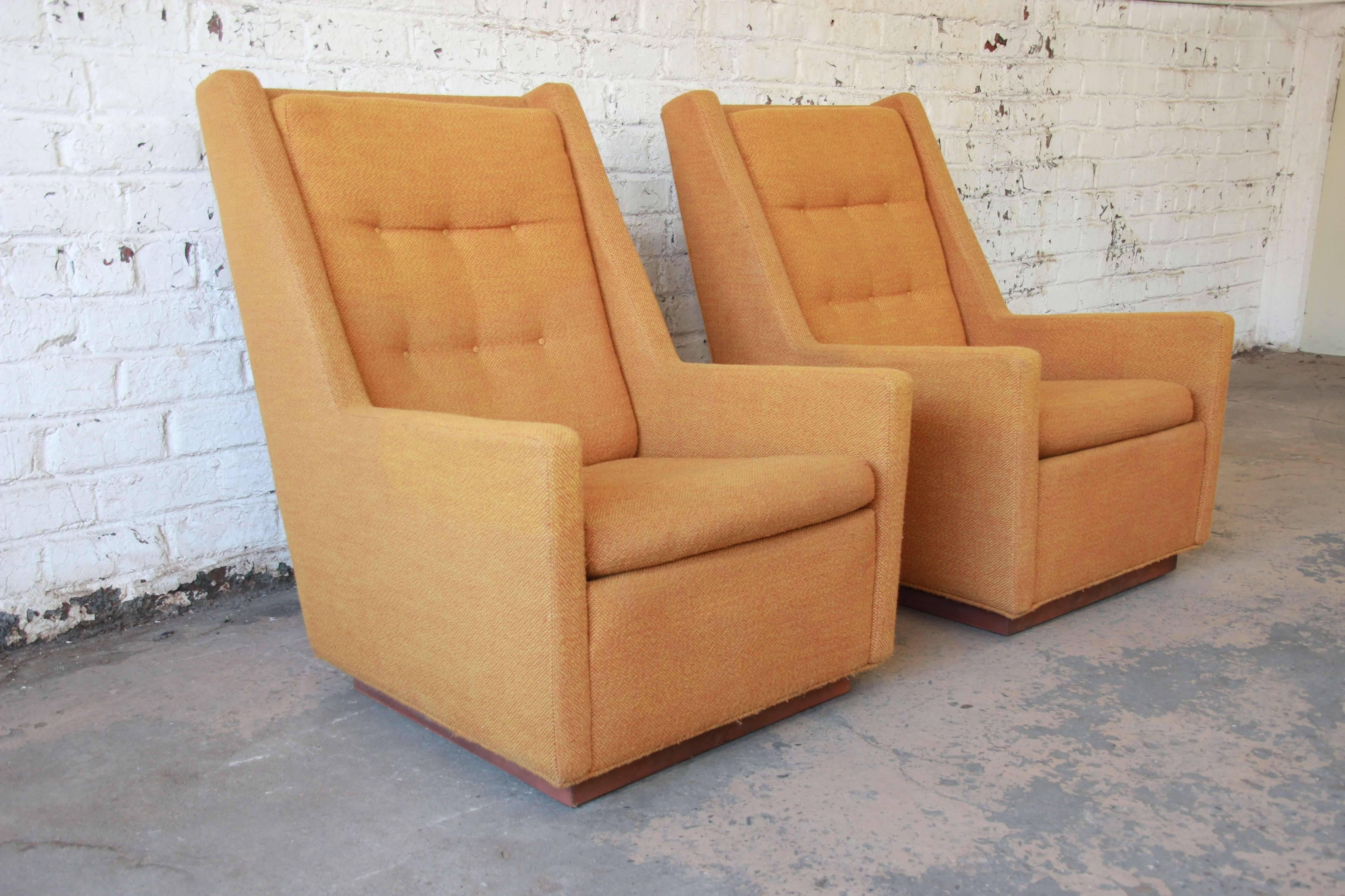 Mid-Century Modern Pair of Lounge Chairs and Ottoman by Milo Baughman for James, Inc