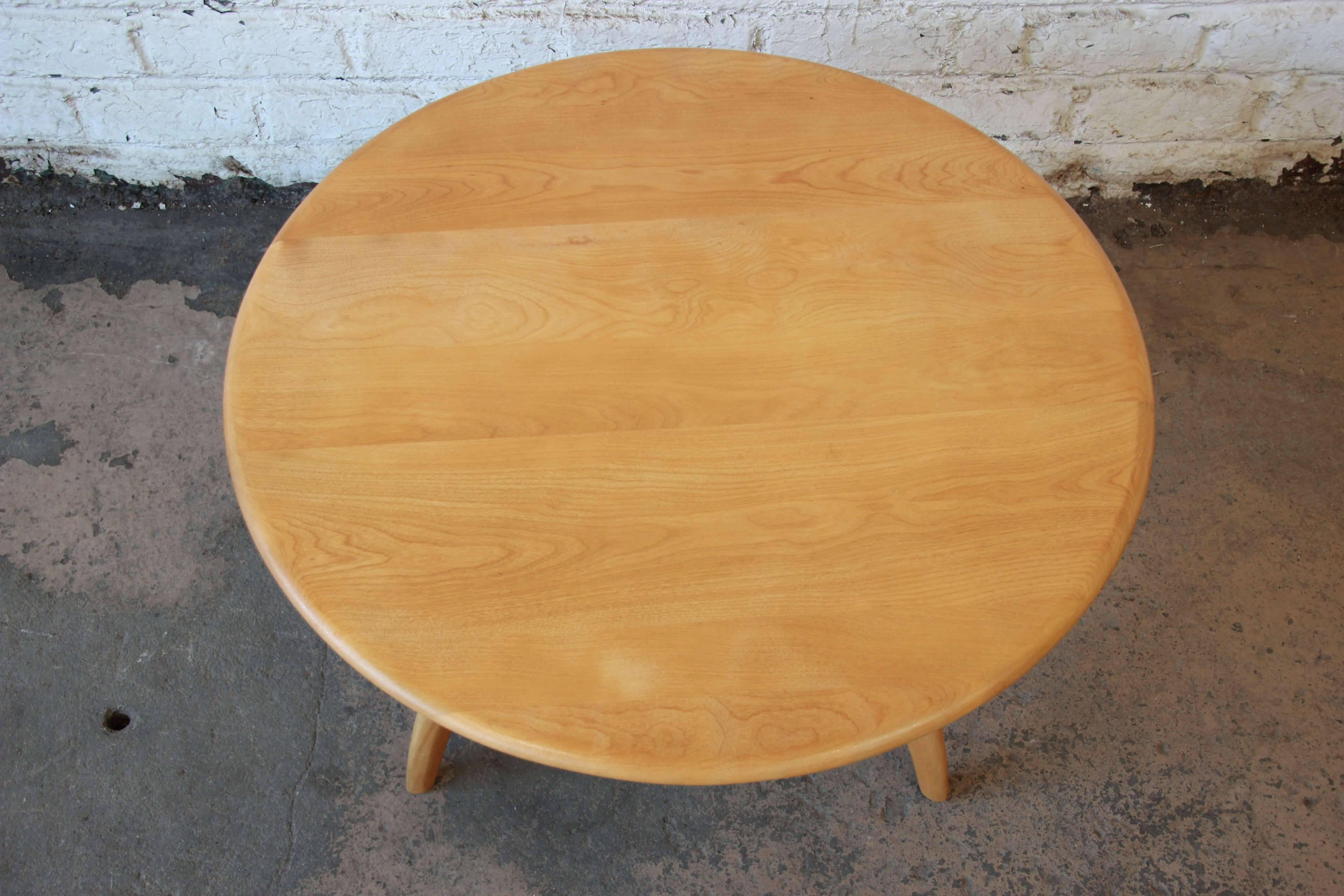 Heywood Wakefield Mid-Century Modern Wishbone Lazy Susan Round Coffee Table In Good Condition In South Bend, IN