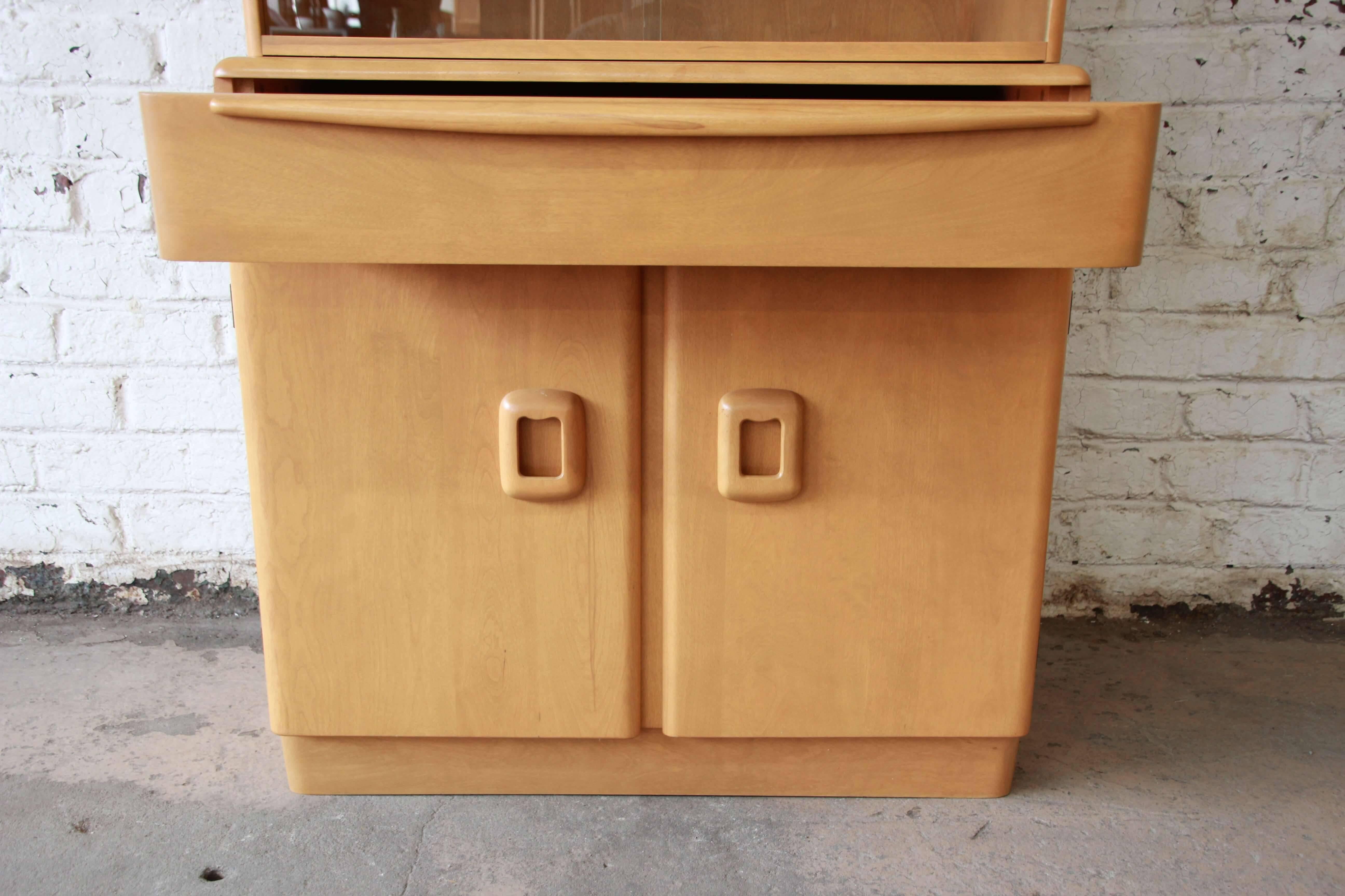 Mid-20th Century Heywood Wakefield Mid-Century Modern Sideboard with Hutch