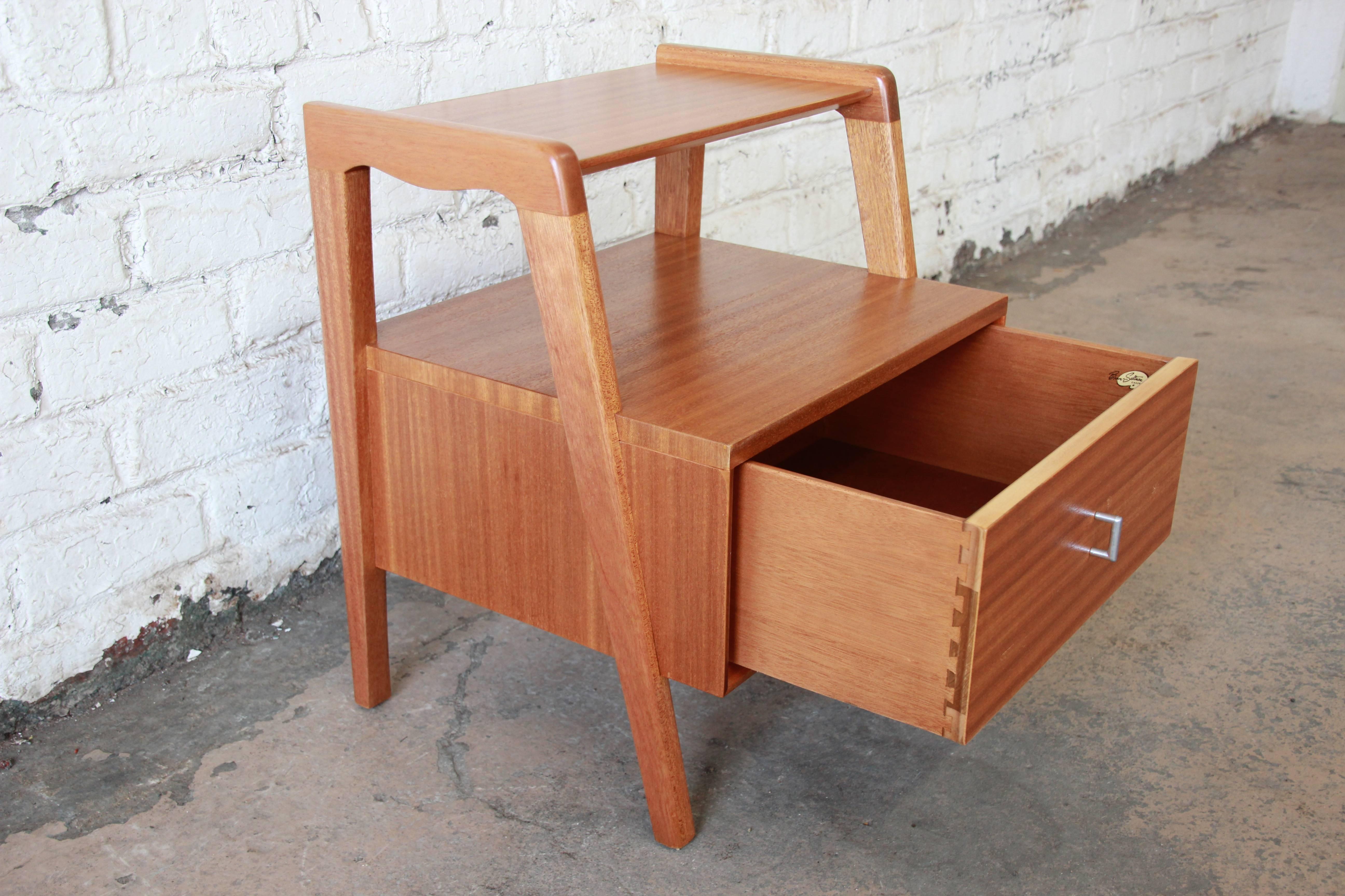 Mid-20th Century Paul Laszlo for Brown Saltman Mid-Century Modern Nightstand or Side Table