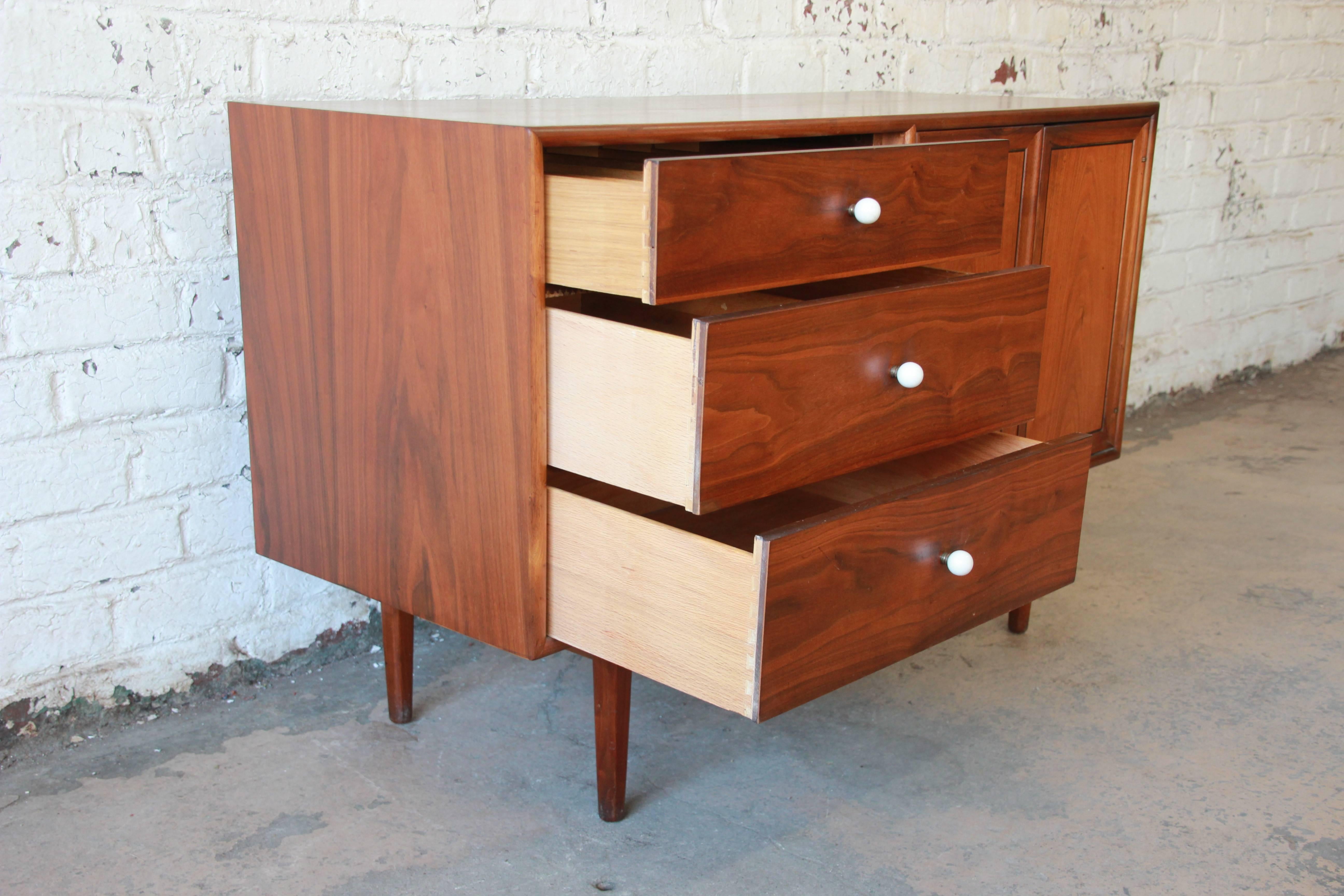 Kipp Stewart for Drexel Declaration Mid-Century Modern Walnut Credenza, 1960 In Good Condition In South Bend, IN