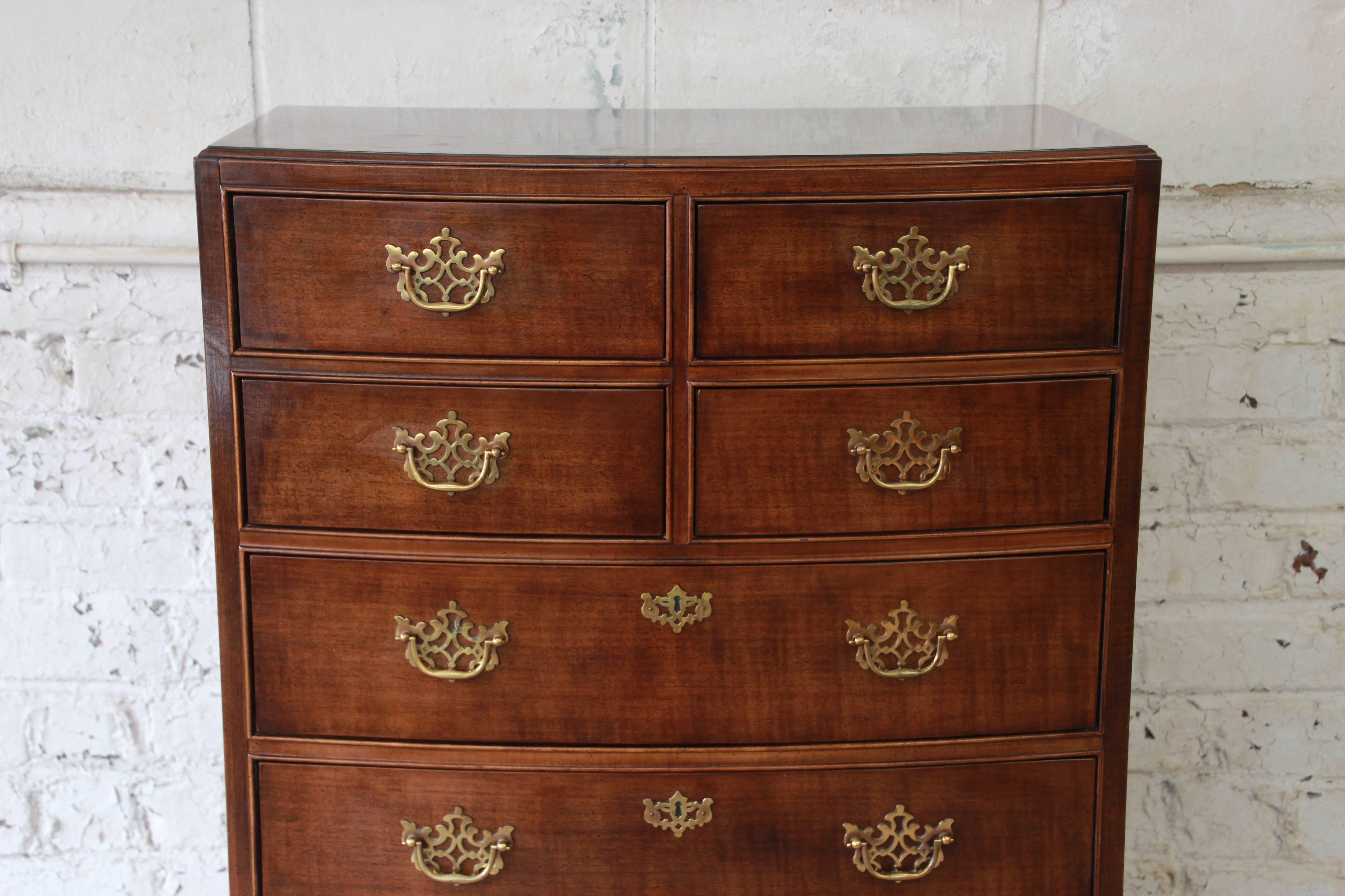 Vintage American Chippendale Style Mahogany Highboy Dresser by Henredon In Good Condition In South Bend, IN