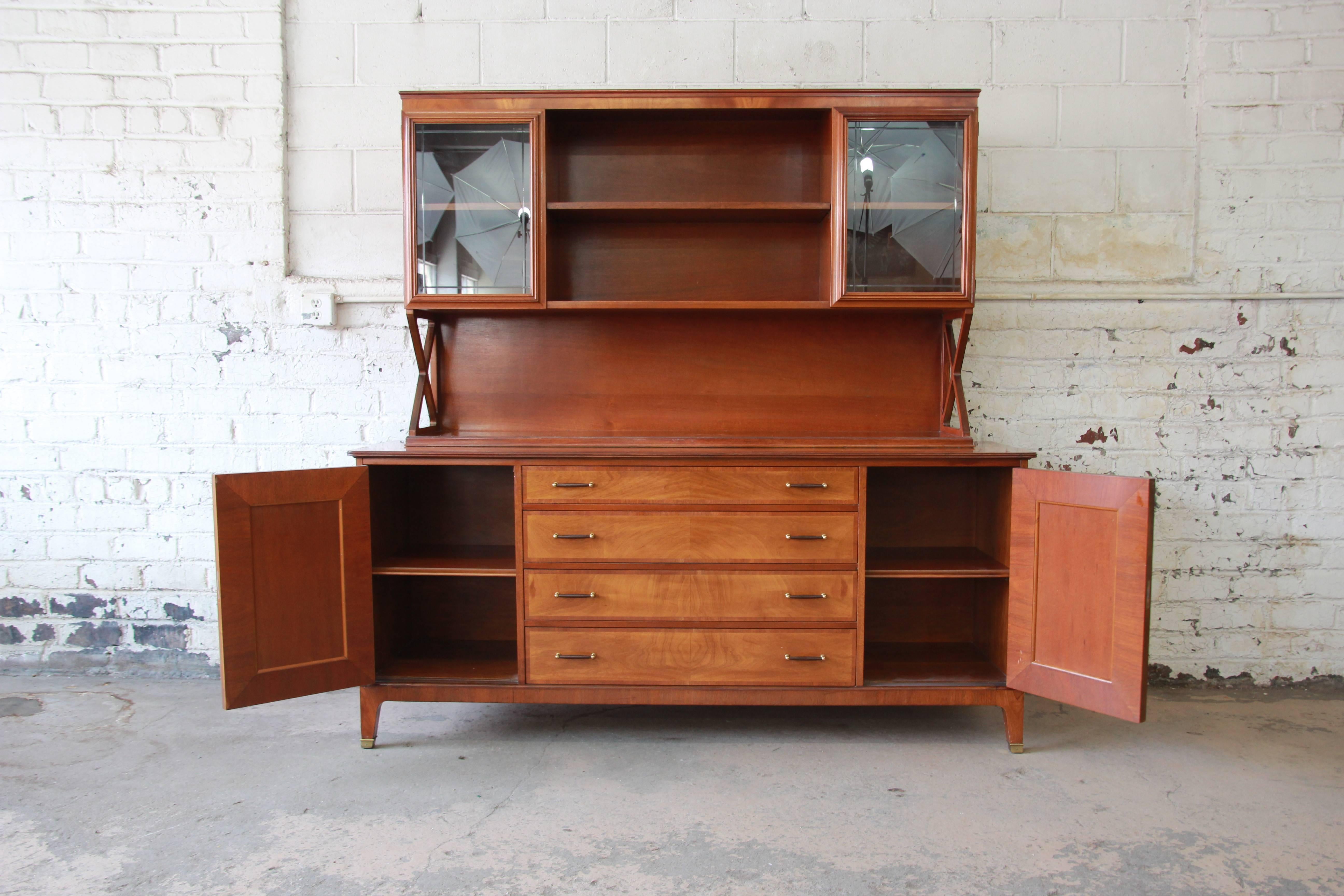 Renzo Rutili for Johnson Mid-Century Modern Sideboard Credenza with Hutch Top In Good Condition In South Bend, IN