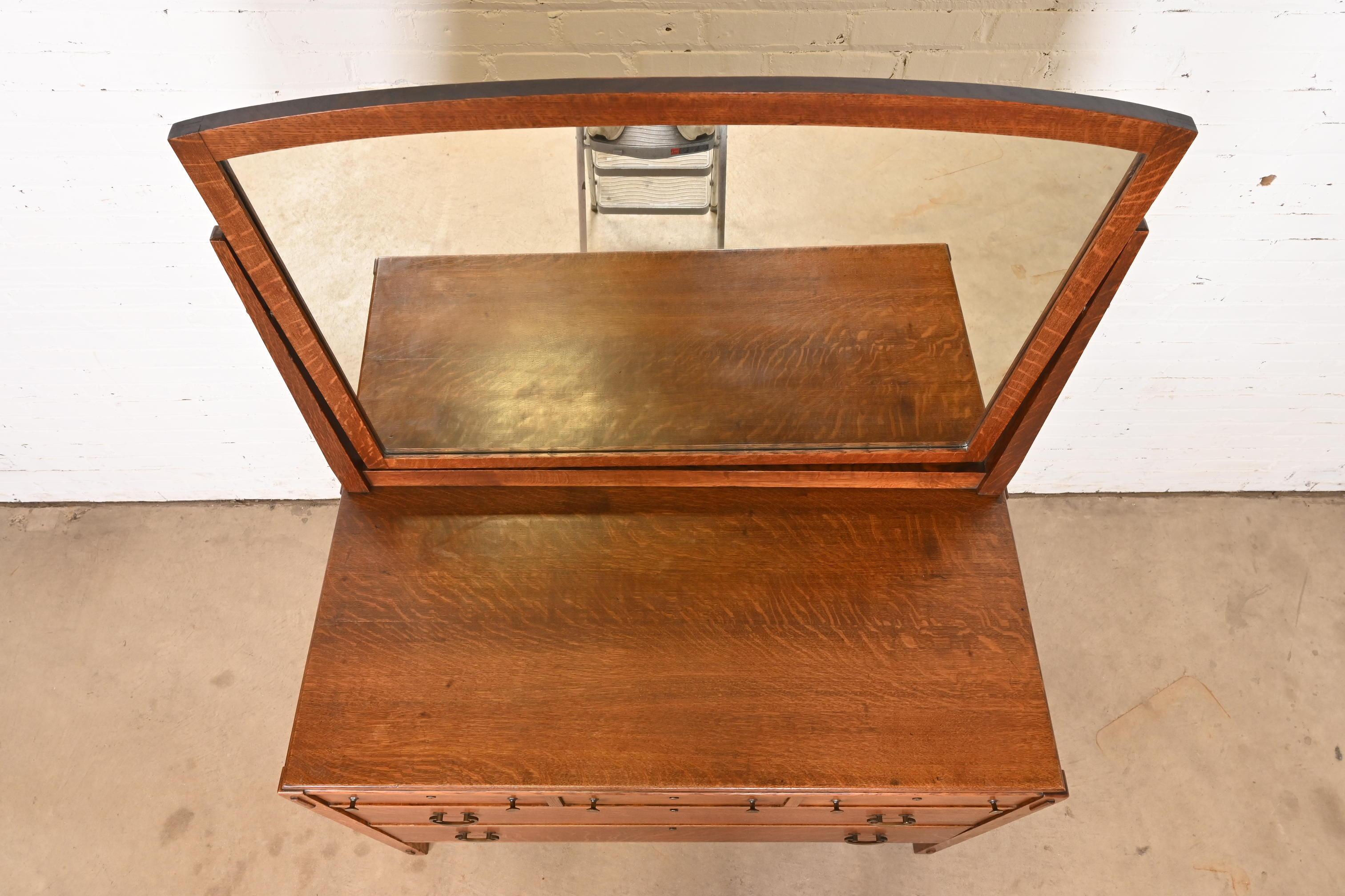 Comò di vanità con specchio in quercia Mission Arts & Crafts di Limbert, CIRCA 1900 in vendita 2
