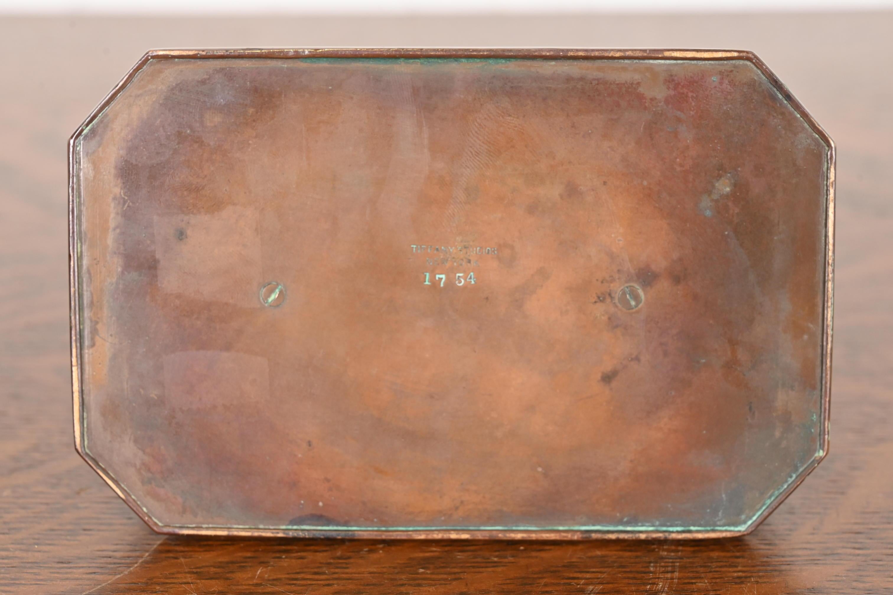 Tiffany Studios New York Chinese Pattern Bronze Stamp Box For Sale 4