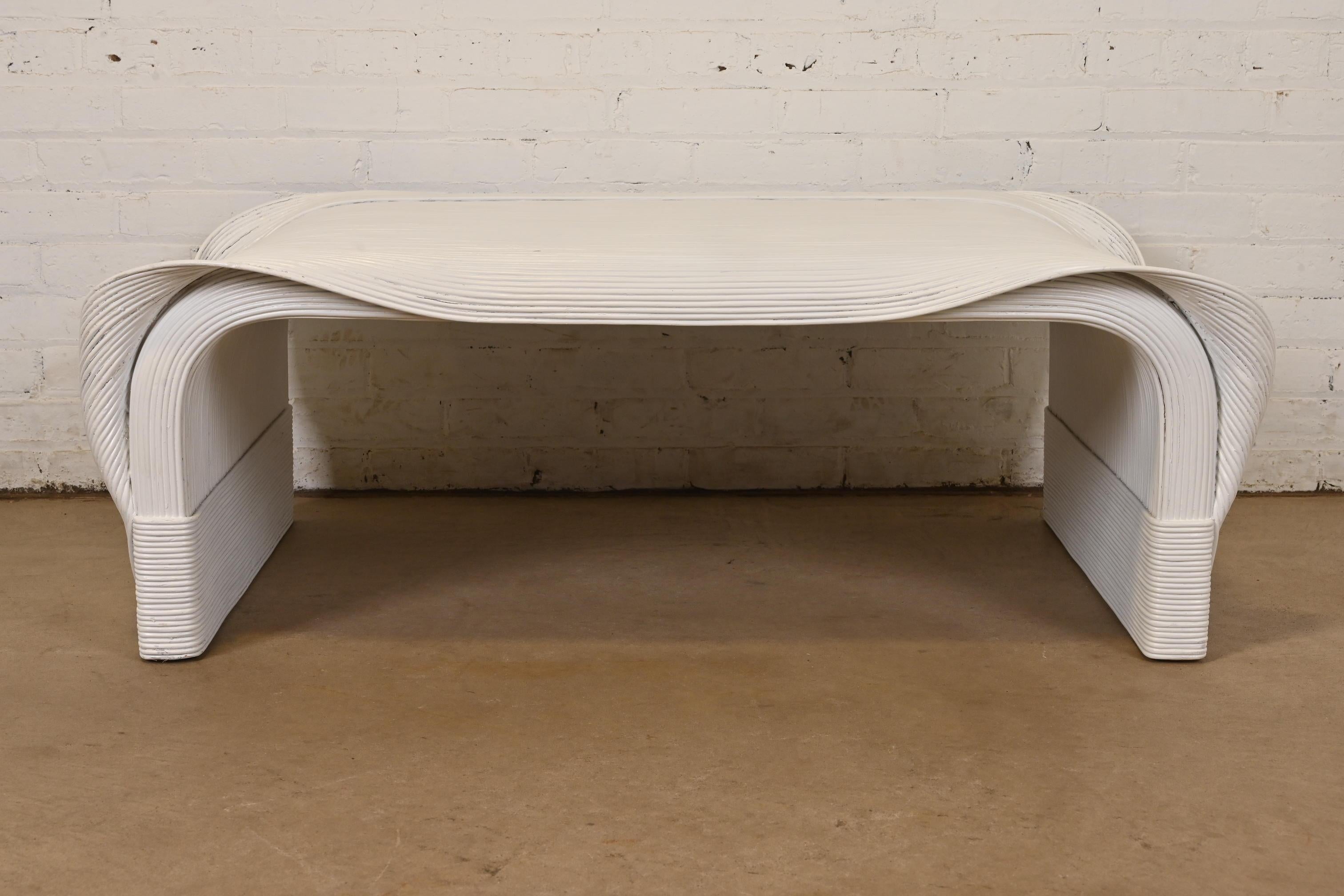 Américain Betty Cobonpue Collection Sultura Table basse ou Cocktail en rotin Split Reed en vente