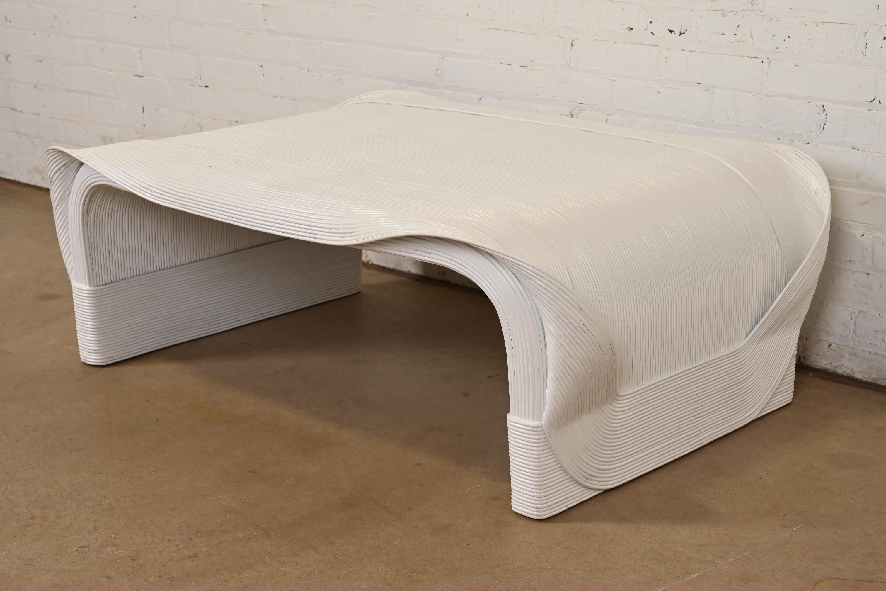 Betty Cobonpue Collection Sultura Table basse ou Cocktail en rotin Split Reed Bon état - En vente à South Bend, IN