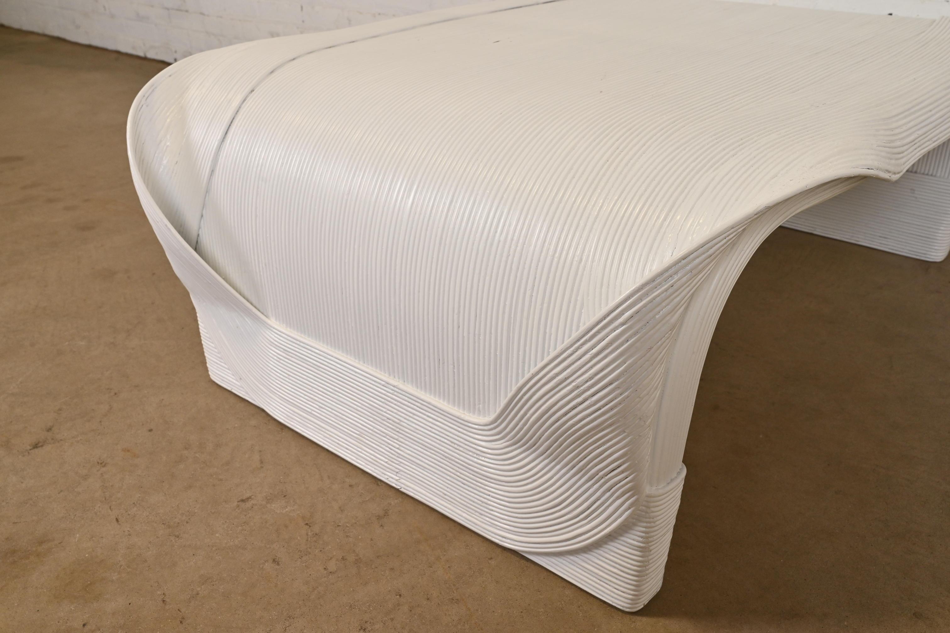 Betty Cobonpue Collection Sultura Table basse ou Cocktail en rotin Split Reed en vente 1