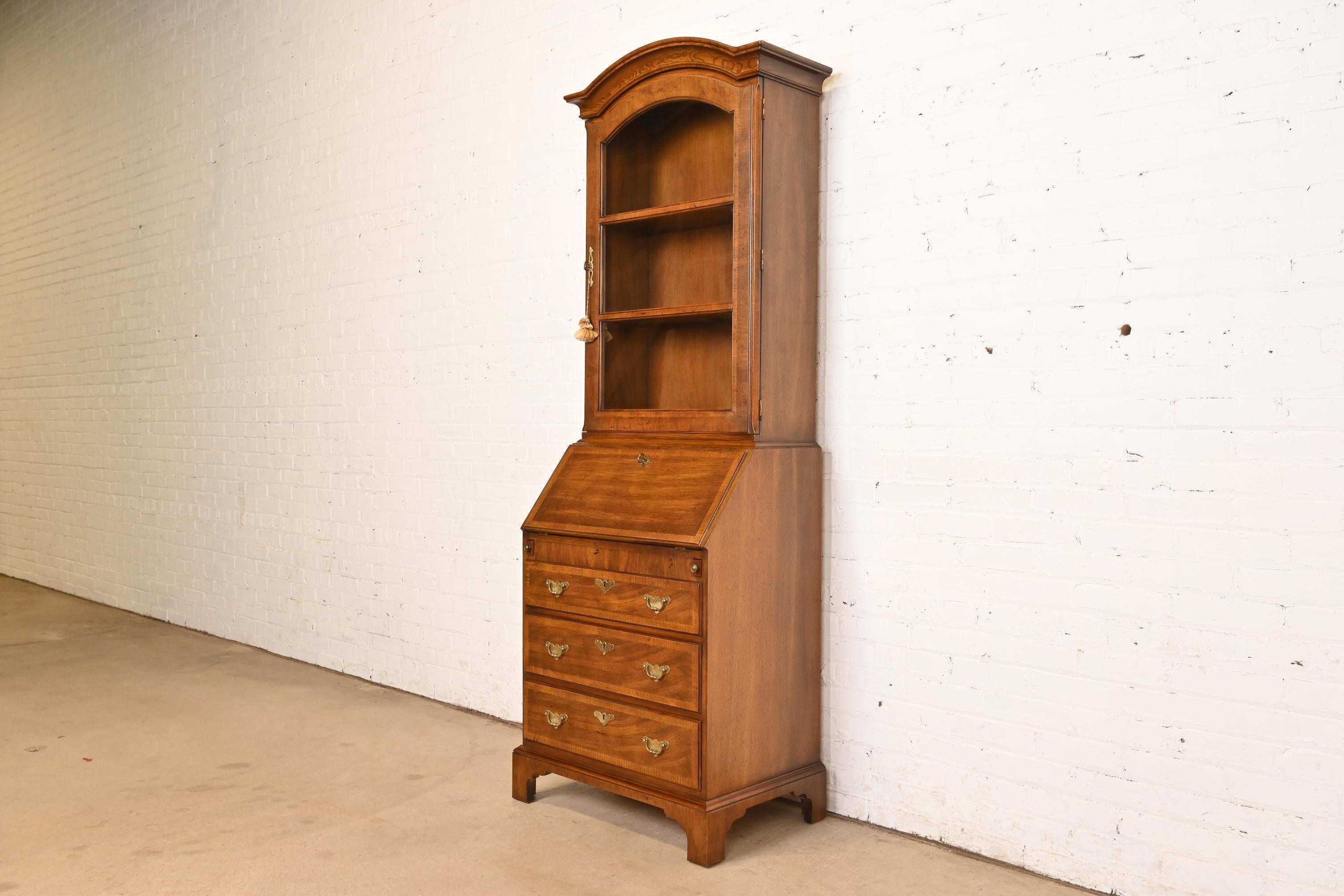 Late 20th Century Henredon Georgian Banded Oak Drop Front Secretary Desk With Bookcase Hutch For Sale