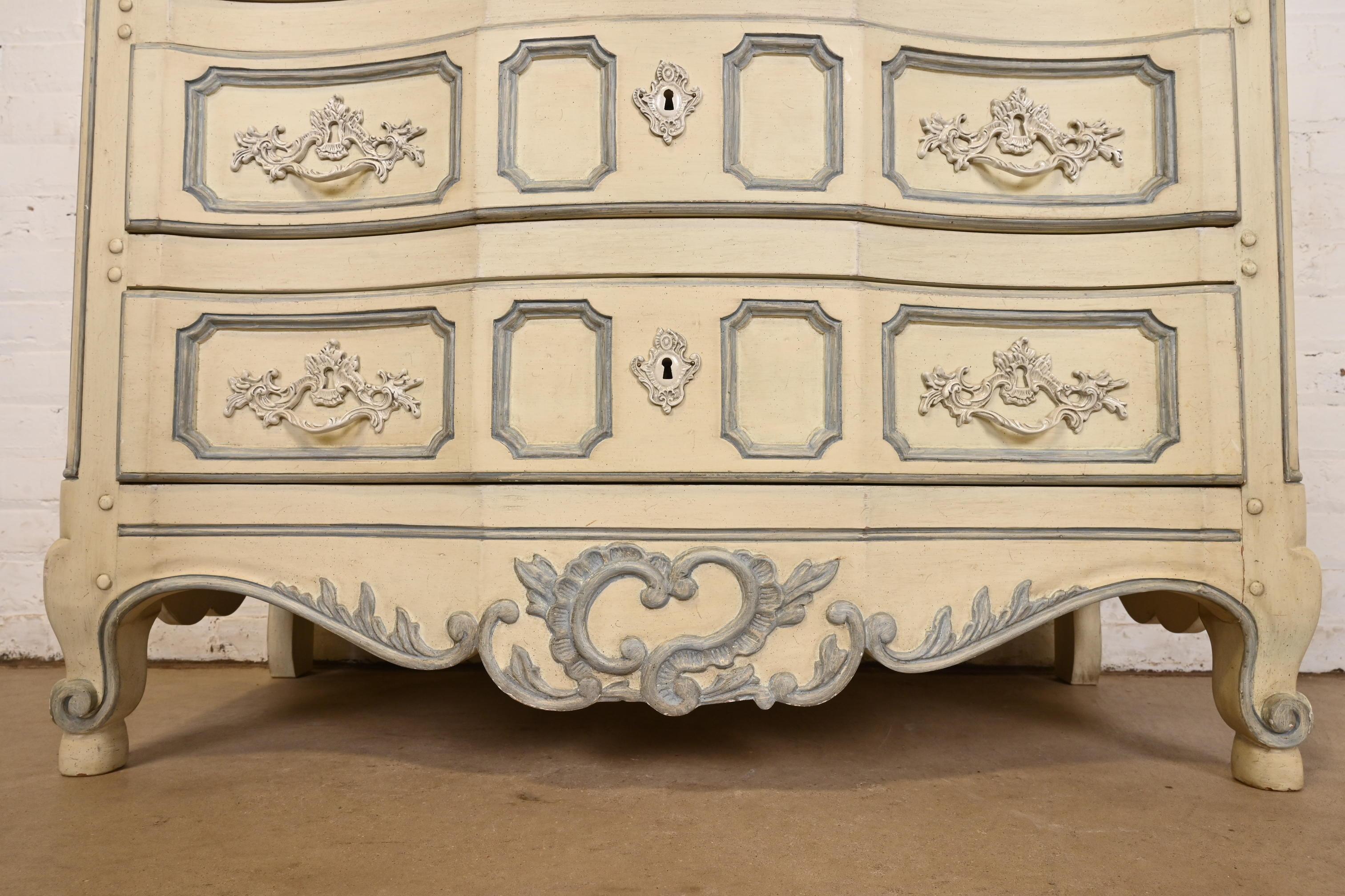 Cassettiera dipinta Luigi XV di Baker Furniture, circa anni '60 in vendita 2