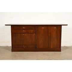 Edward Wormley Mid-Century Modern Walnut Sideboard Credenza  Circa 1960s