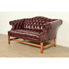 Sofá Chesterfield de estilo Chippendale vintage, al estilo de Hancock y Moore, de alrededor de los años 80