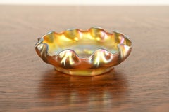 Ciotola in vetro artistico smerlato Louis Comfort Tiffany Favrile Iridescente