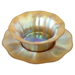 Louis Comfort Tiffany Favrile Iridescent Art Glass Finger Bowl Con Sottopiatto