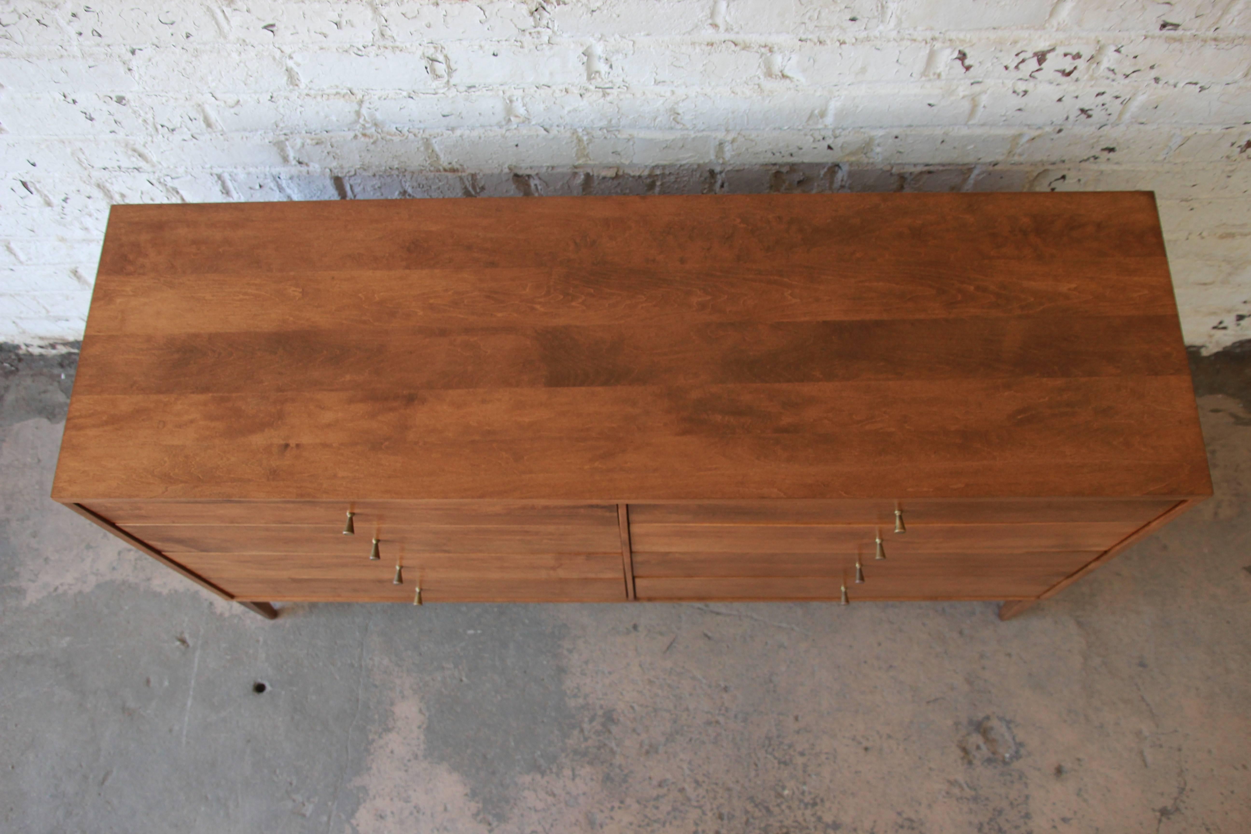 Paul McCobb for Planner Group Eight-Drawer Dresser In Excellent Condition In South Bend, IN
