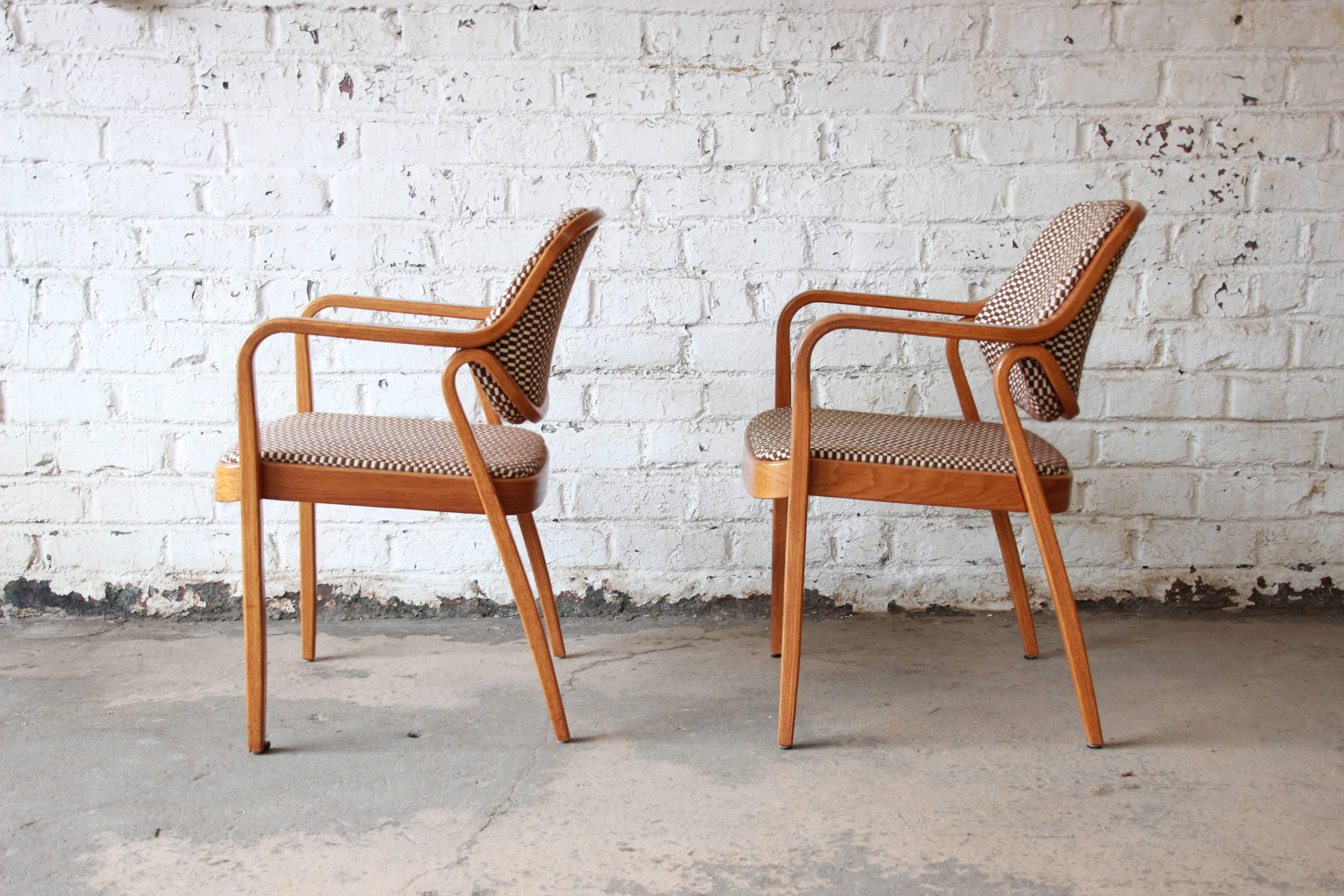 Don Pettit for Knoll International Mid-Century Bentwood Armchairs in Oak, 1979 In Good Condition In South Bend, IN