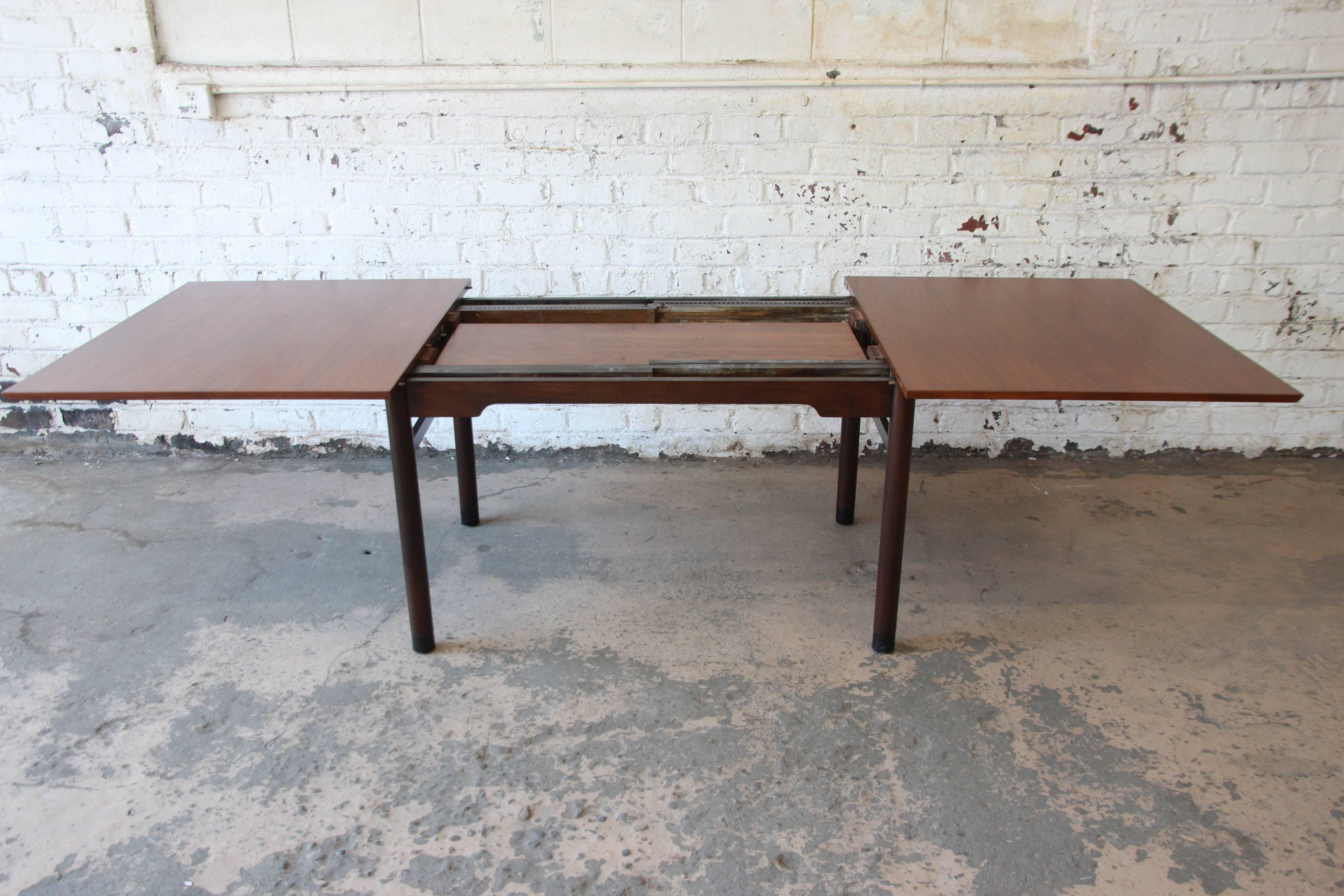 Edward Wormley for Dunbar Walnut Extension Dining Table, circa 1950 In Excellent Condition In South Bend, IN