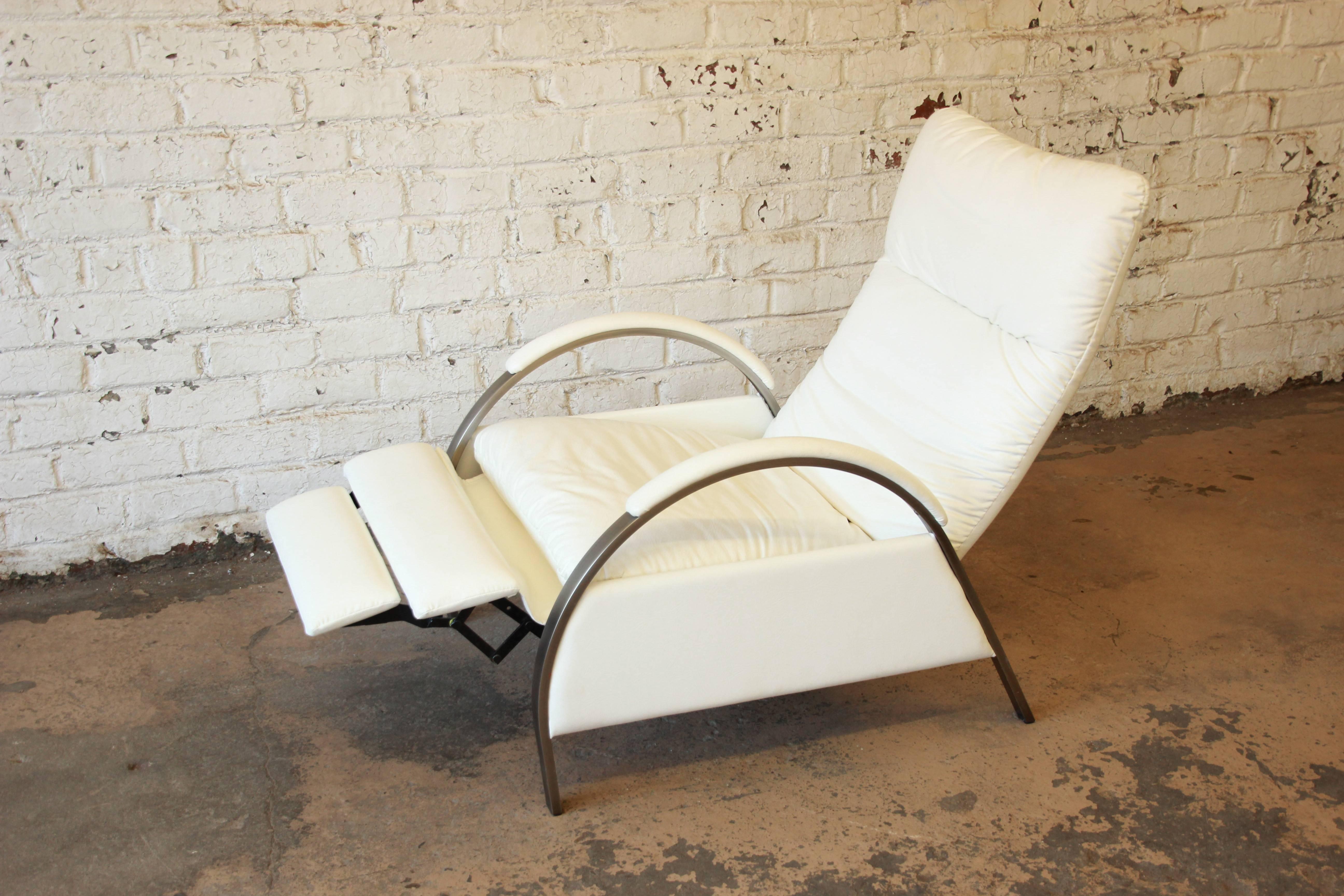 Late 20th Century George Mulhauser for DIA Modern Chrome and White Leather Reclining Lounge Chair