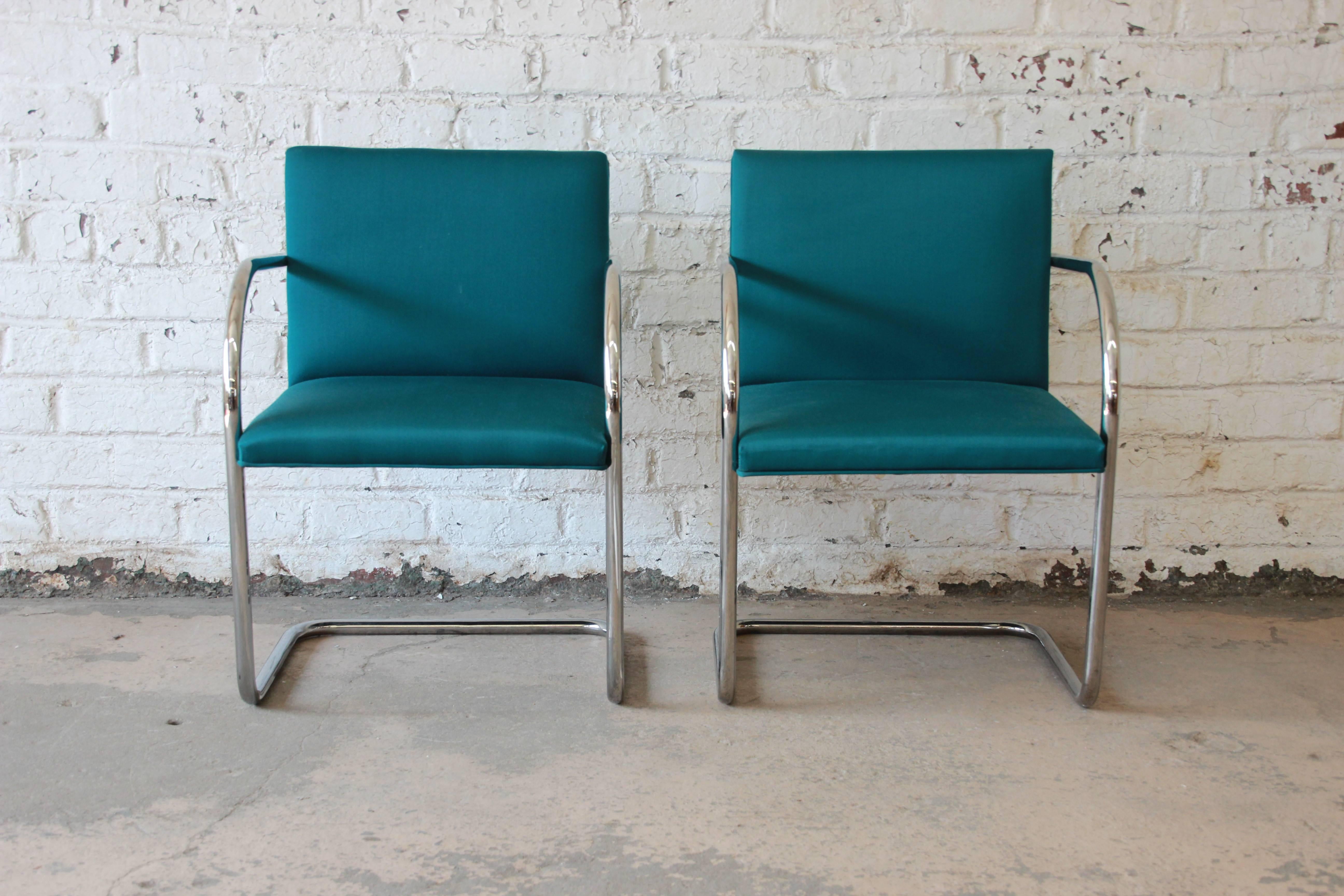 Mid-Century Modern Pair of Mies Van Der Rohe Brno Chairs for Knoll International