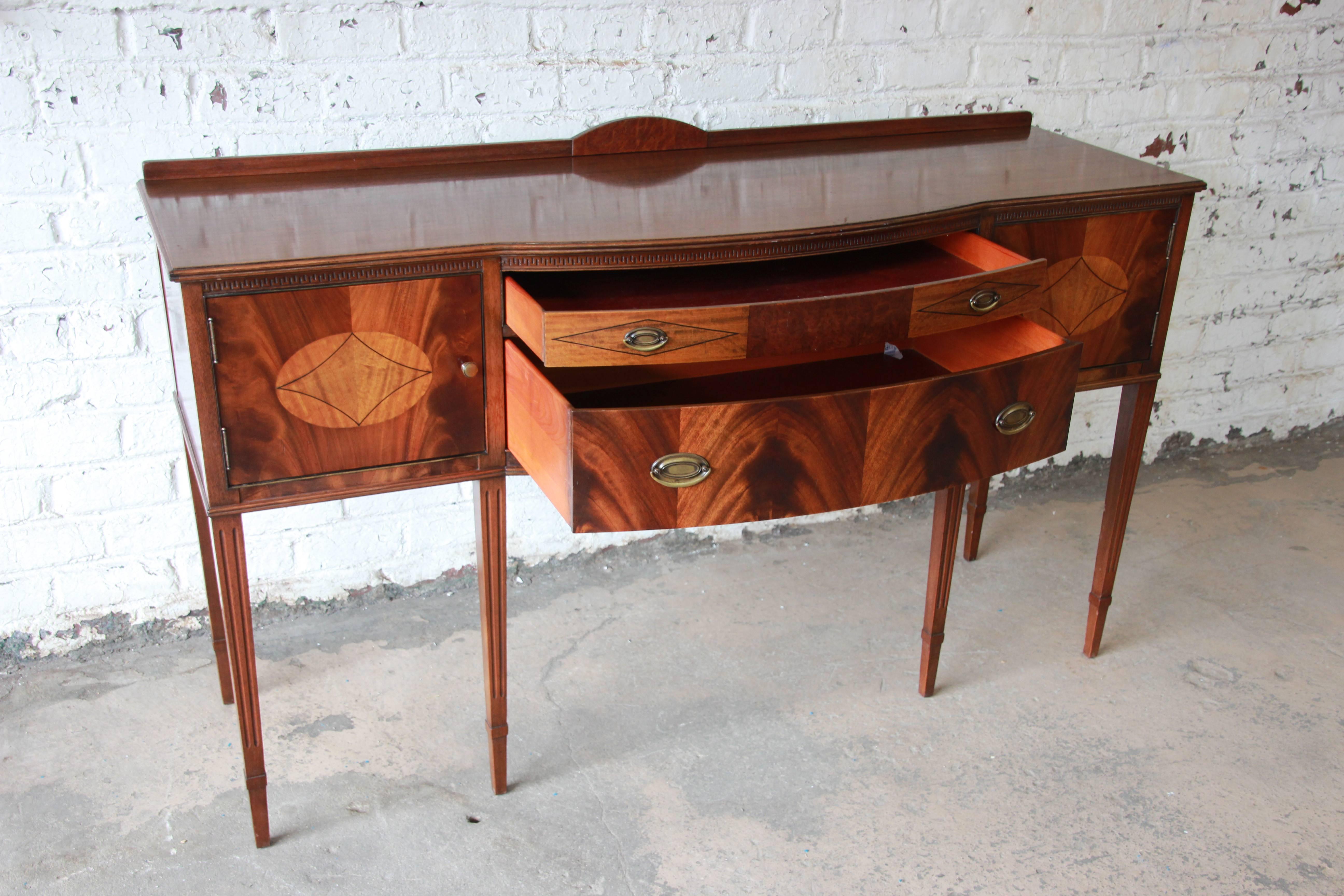 Limbert Hepplewhite Style Inlaid Flame Mahogany Sideboard Buffet, circa 1930s In Good Condition In South Bend, IN