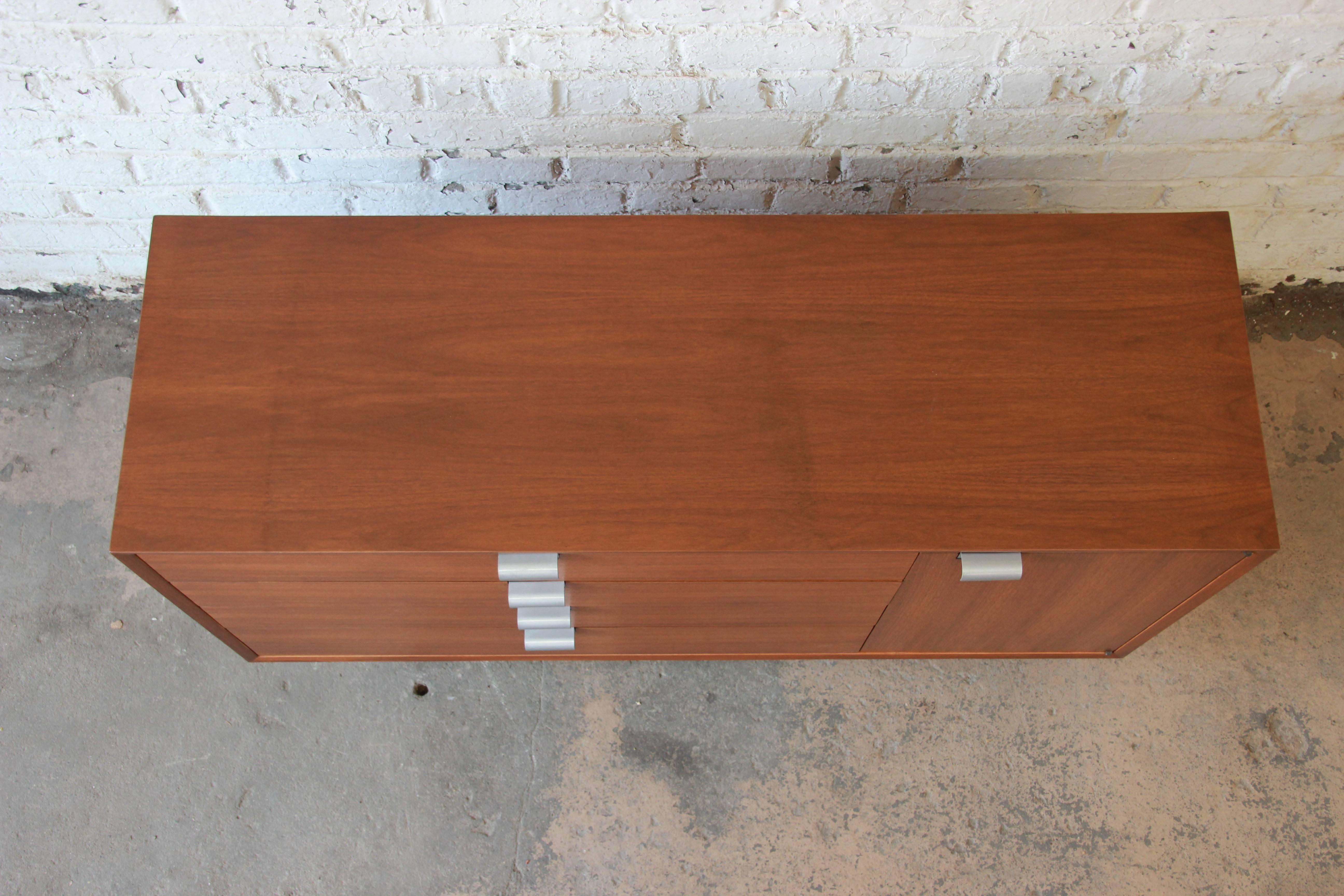 George Nelson for Herman Miller Primavera Credenza or Dresser In Good Condition In South Bend, IN