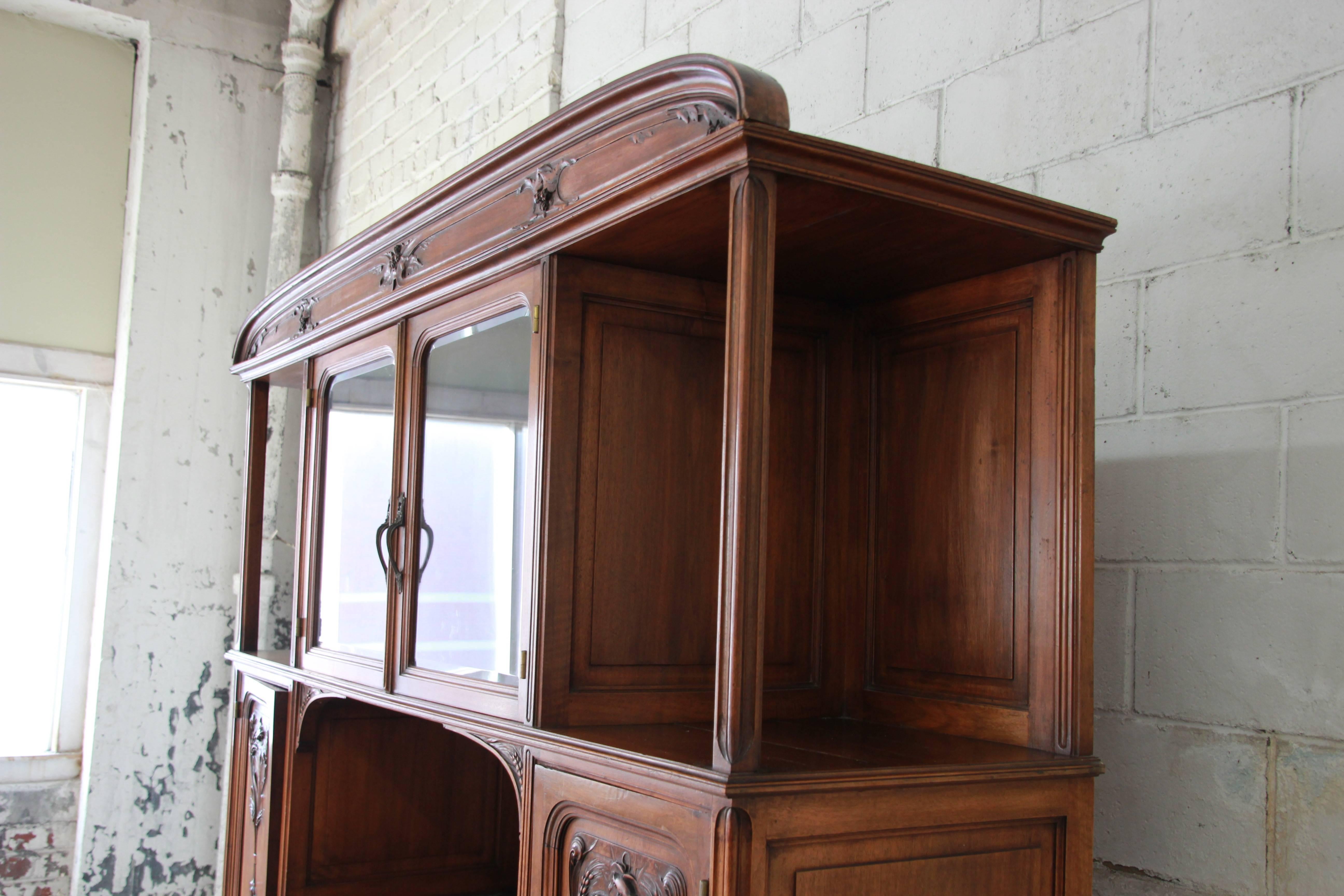 Walnut Fine French Art Nouveau Sideboard Cabinet in the Manner of Louis Majorelle