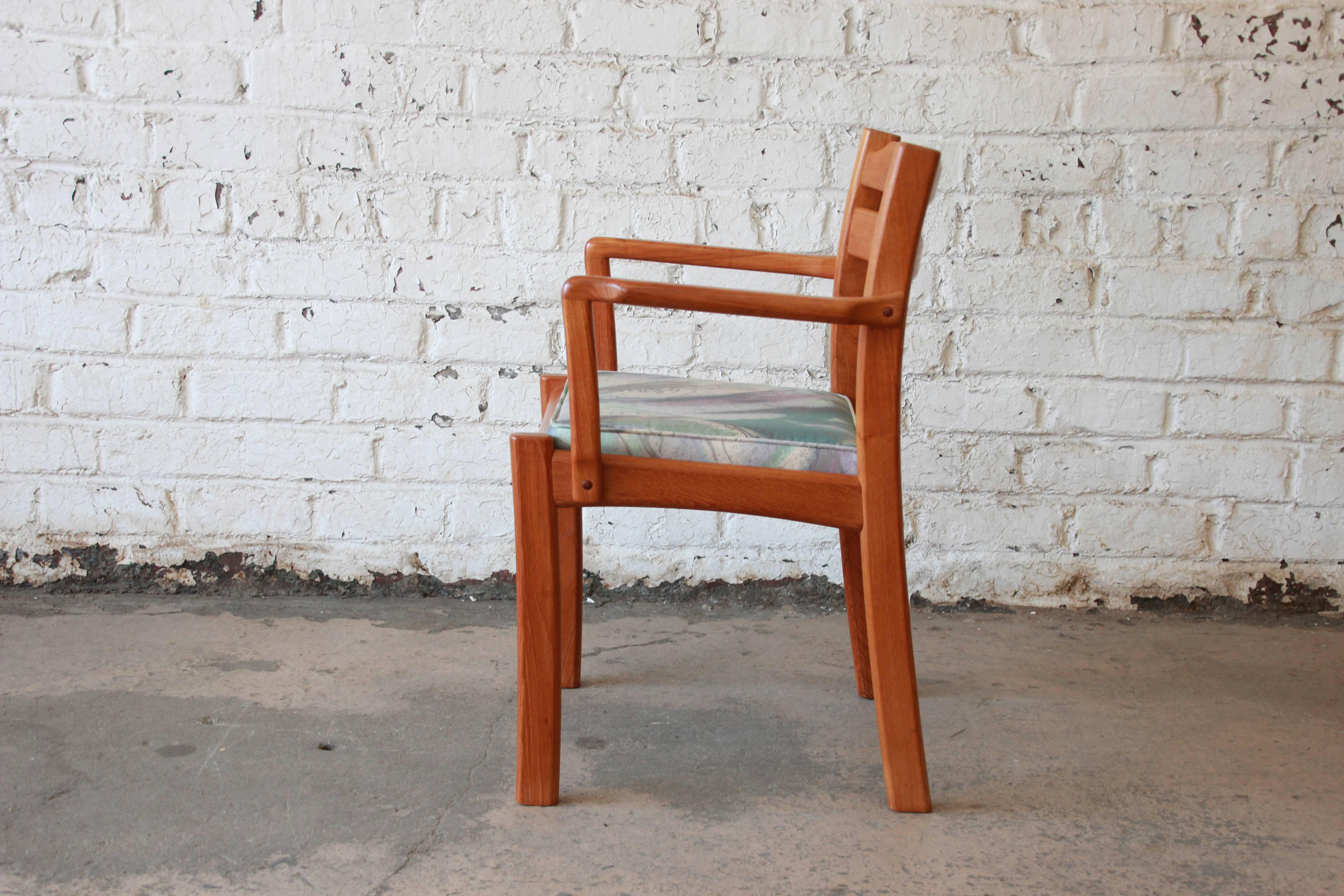 Danish Modern Teak Dining Chairs by Dyrlund, Set of Six In Excellent Condition In South Bend, IN