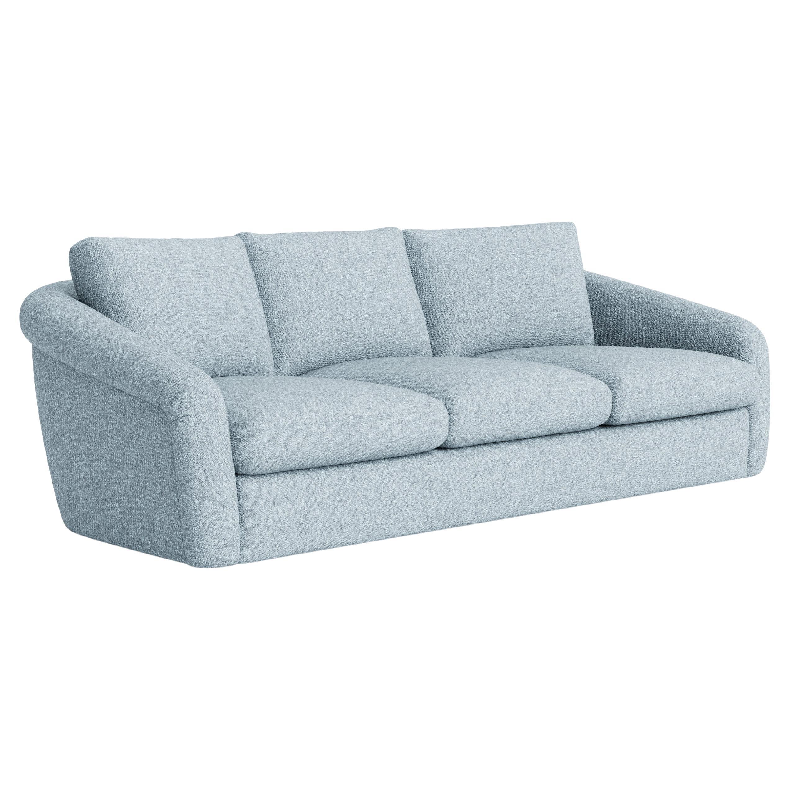 Los profundos cojines ultraplush de este sofá te invitan a hundirte, mientras que las suaves curvas orgánicas y el respaldo suavemente arqueado añaden un toque elegante a cualquier espacio. Fabricada con la máxima calidad, tiene suspensión manual en
