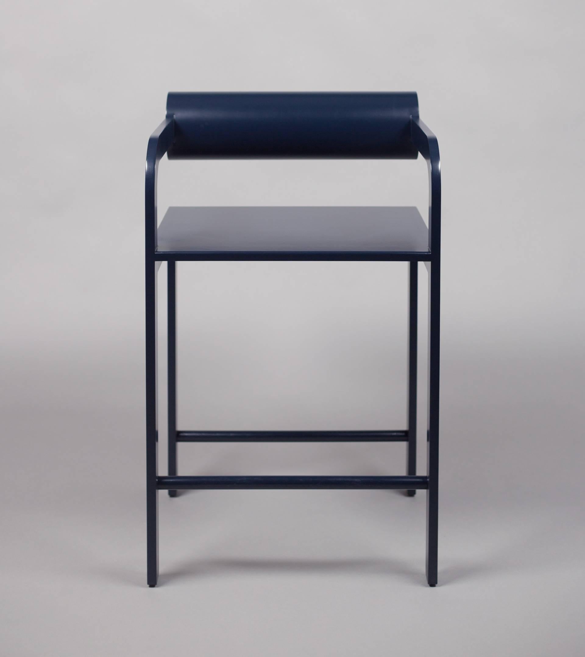 Waka Waka Contemporary Indigo Blue Lacquer Cylinder Back Accent High Armchair (Postmoderne) im Angebot