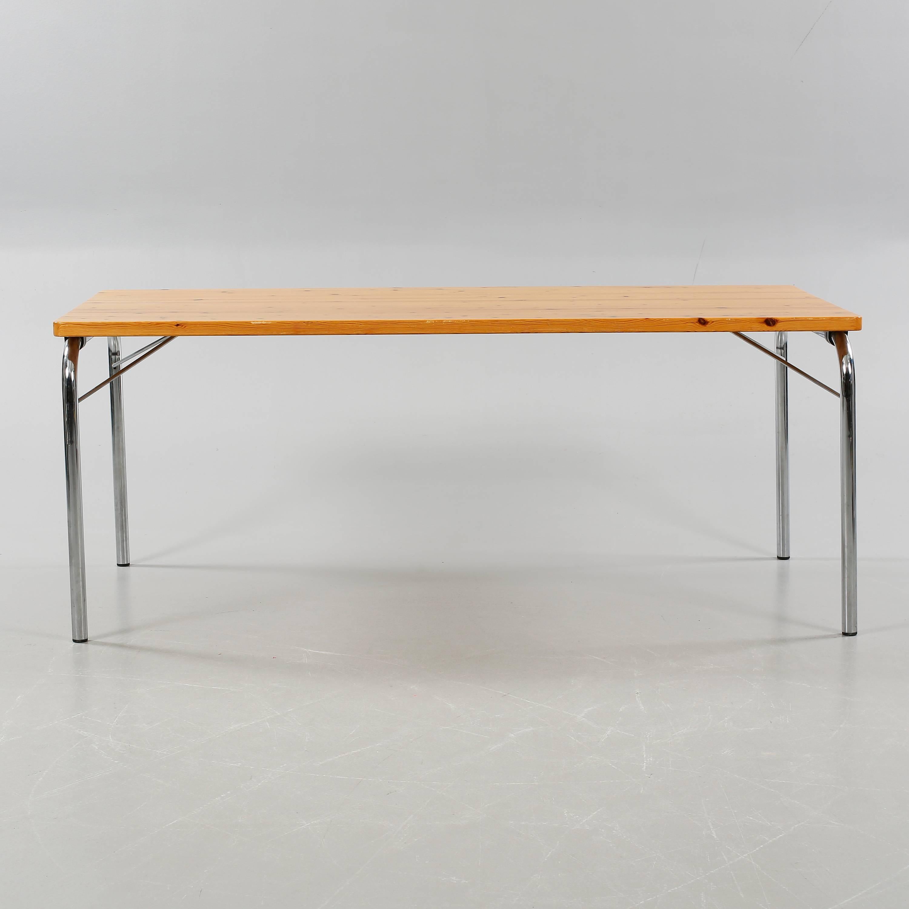 Scandinavian Modern Scandinavian Foldable Dining Table Designed by Börge Lindau