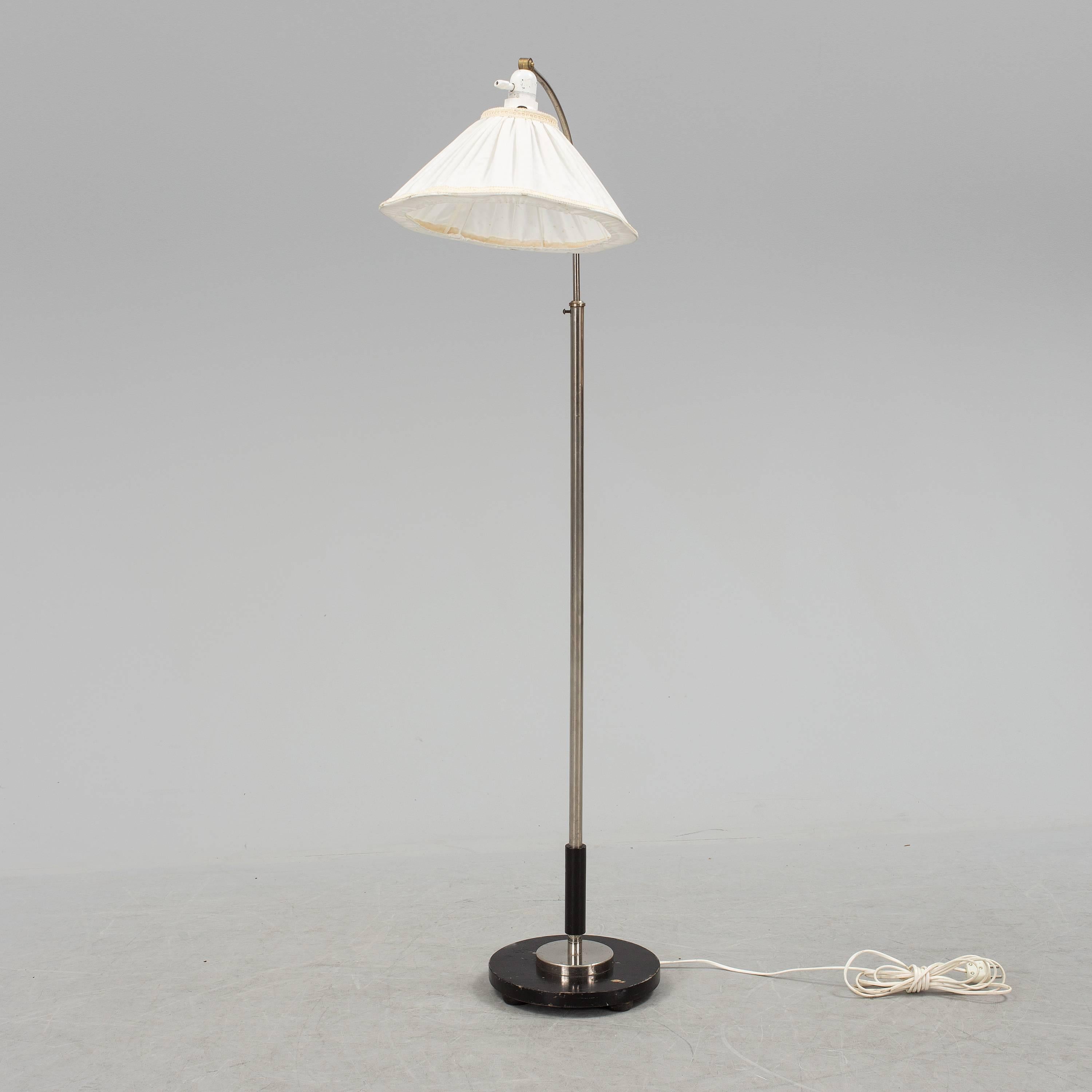 1930s Scandinavian Art Deco Floor Lamp Manufactured by Zenith In Good Condition In Madrid, ES