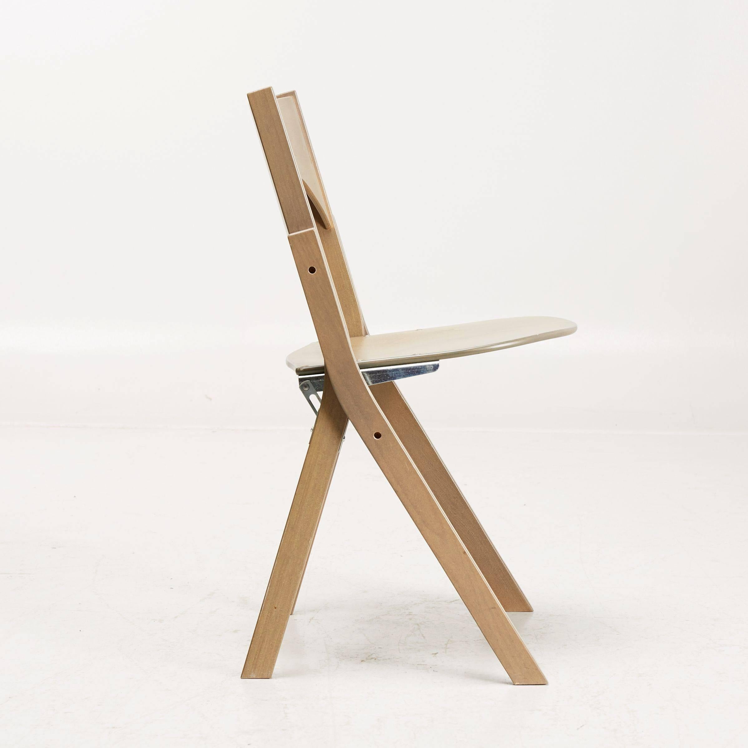 scandinavian folding chair