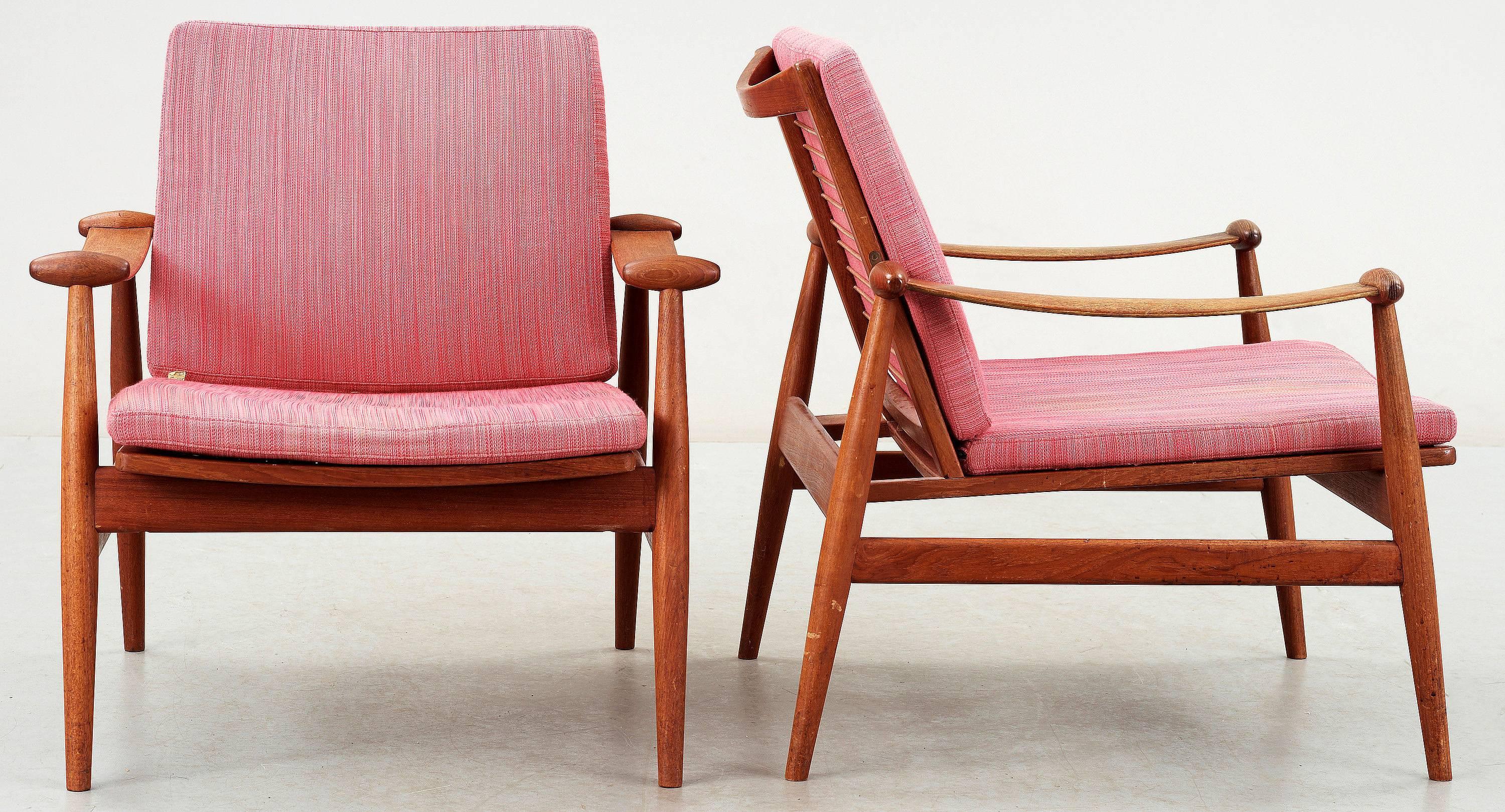 Pair of 'The Spade Chair', model FD133 designed in 1954 Finn Juhl for France & Son, Denmark. Vintage red upholstery.