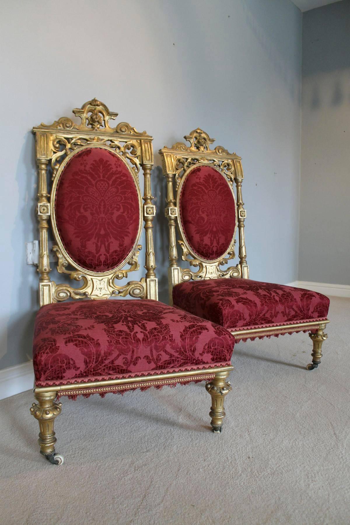 English 19th Century Pair of Aesthetic Movement Carved Wood and Gilt Chairs For Sale
