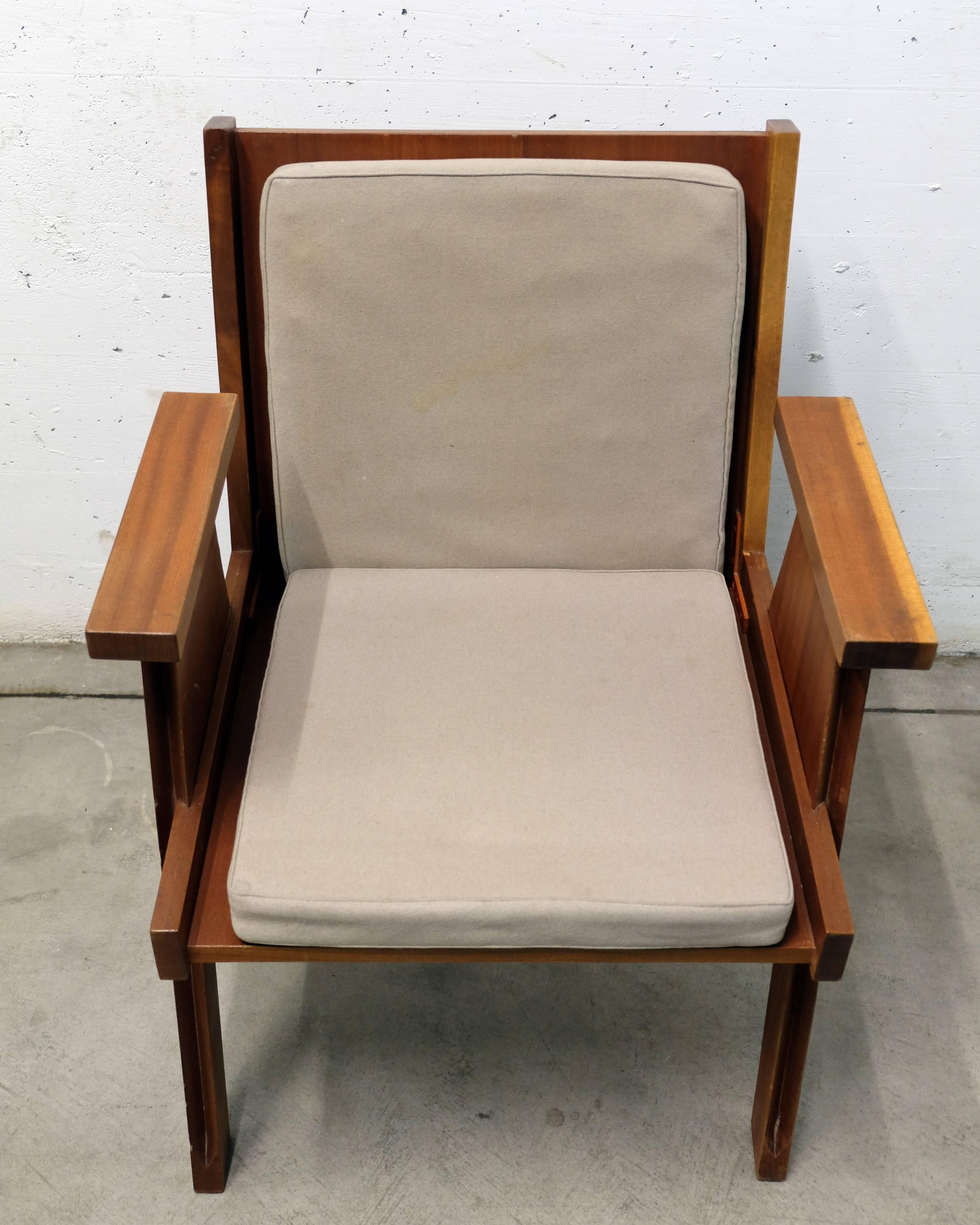 Mid-Century Modern Chair by Angelo Mangiarotti for Club 44 in La-Chaux-de-Fonds, Switzerland For Sale