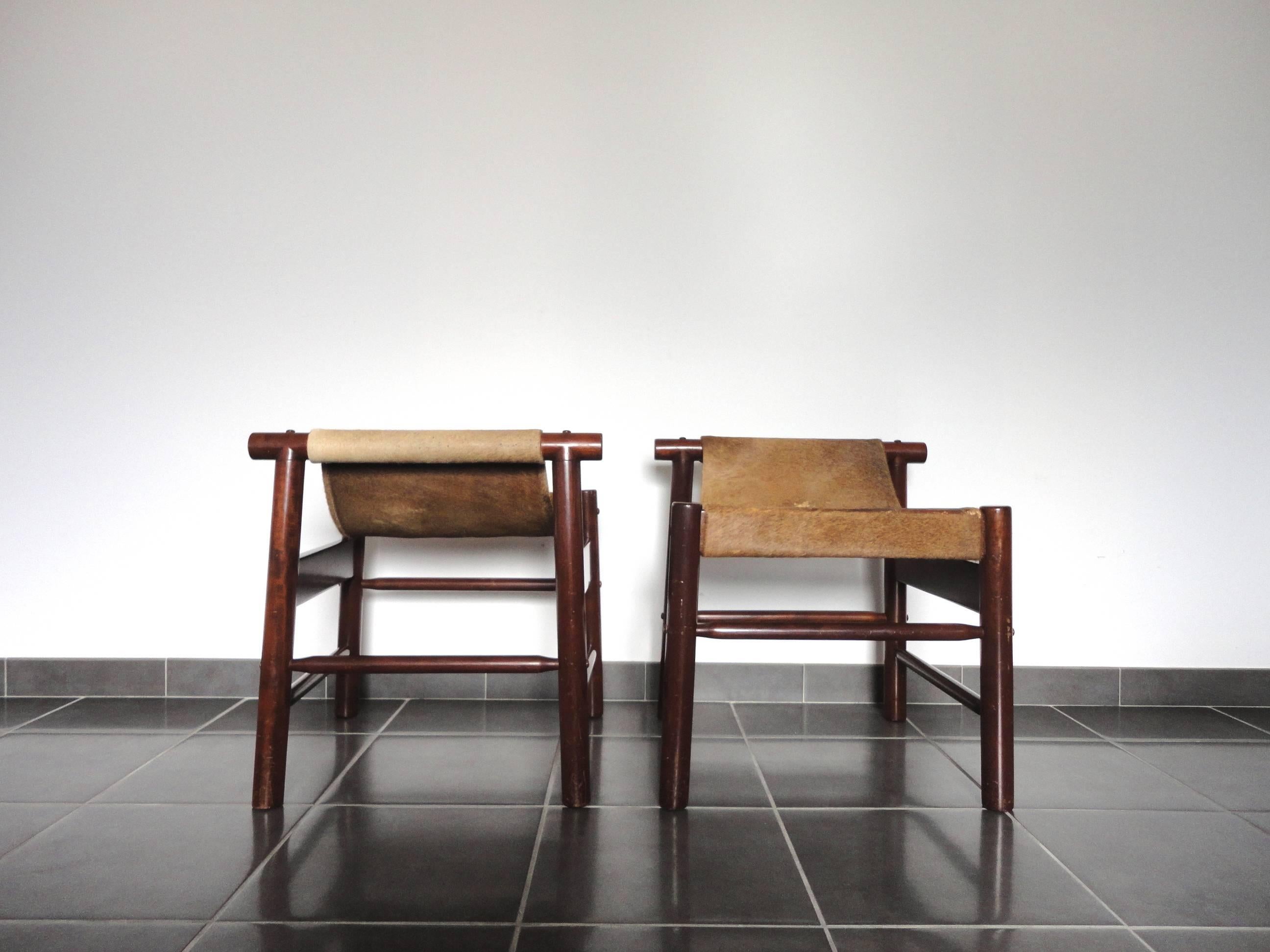 Modern Dujo Cuba Pair of Architectural Stools in Mahogany and Goat Skin, 1970s