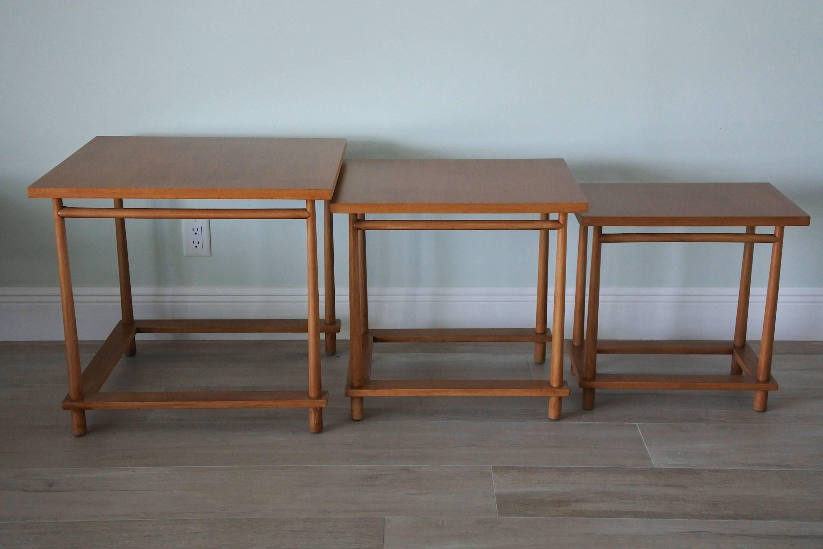 American T.H. Robsjohn-Gibbings Midcentury Set of Nesting Tables by Widdicomb, USA, 1950s