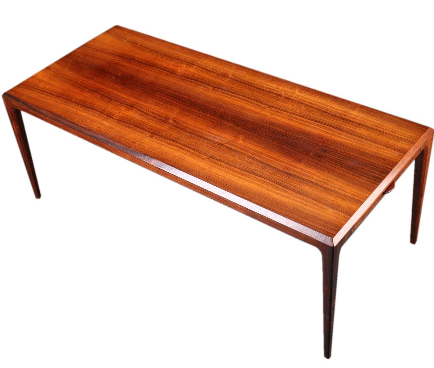 Danish Mid-Century Rosewood Coffee Table by Johannes Andersen for CFC Silkebor In Excellent Condition For Sale In Basel, CH