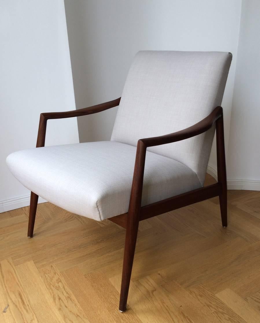 Mid-Century Teak Easy Chair by Hartmut Lohmeyer for Wilkhahn New Upholstery 1960 In Excellent Condition For Sale In Basel, CH