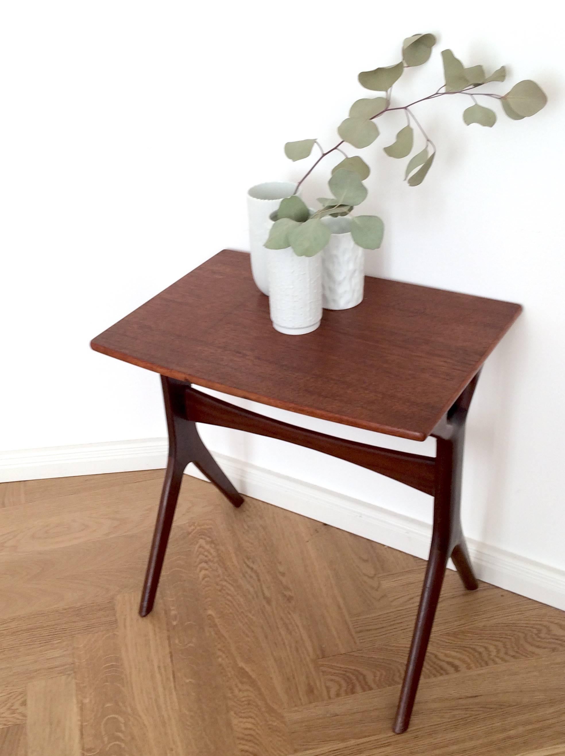 Scandinavian Modern Mid-Century Rosewood Side Table by Johannes Andersen for CFC Silkeborg, 1960s For Sale