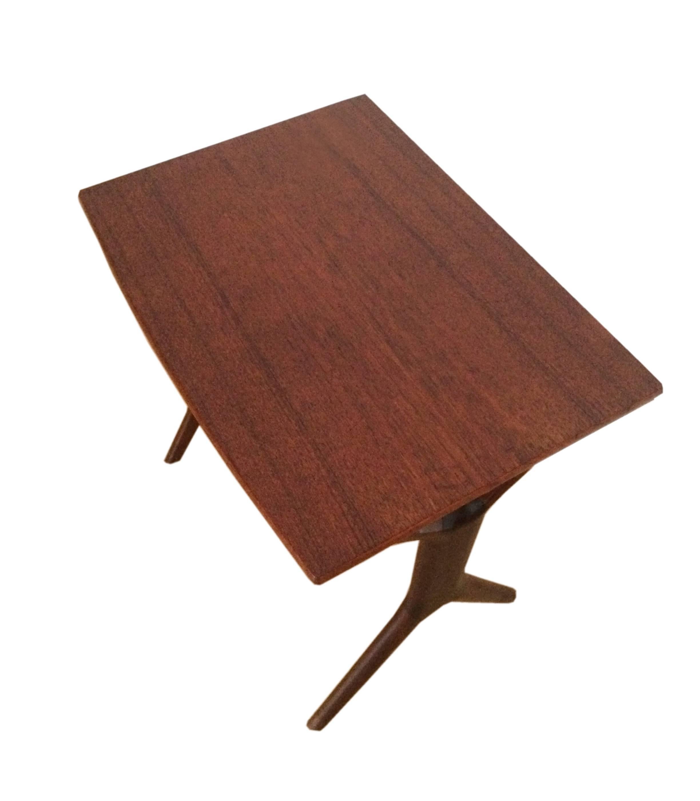 Mid-Century Rosewood Side Table by Johannes Andersen for CFC Silkeborg, 1960s In Excellent Condition For Sale In Basel, CH