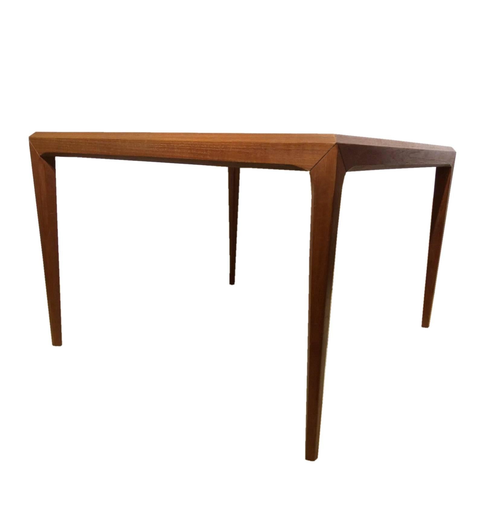Danish Mid-Century Cubic Teak Coffee Table by Johannes Andersen for Silkeborg In Good Condition For Sale In Basel, CH