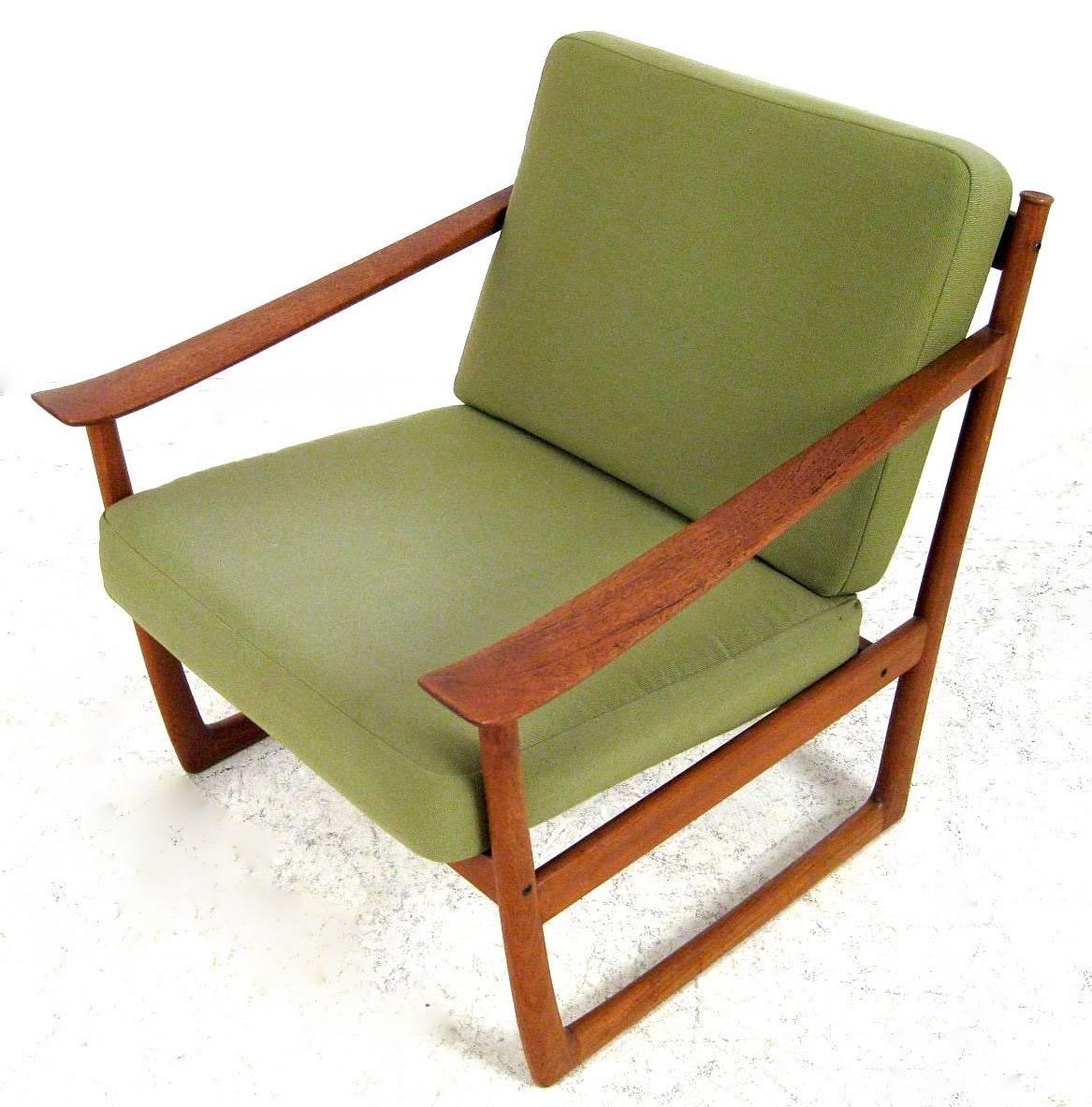 Danish Mid-Century Teak Easy Chair by Peter Hvidt & Orla Mølgaard-Nielsen FD 130 In Excellent Condition For Sale In Basel, CH