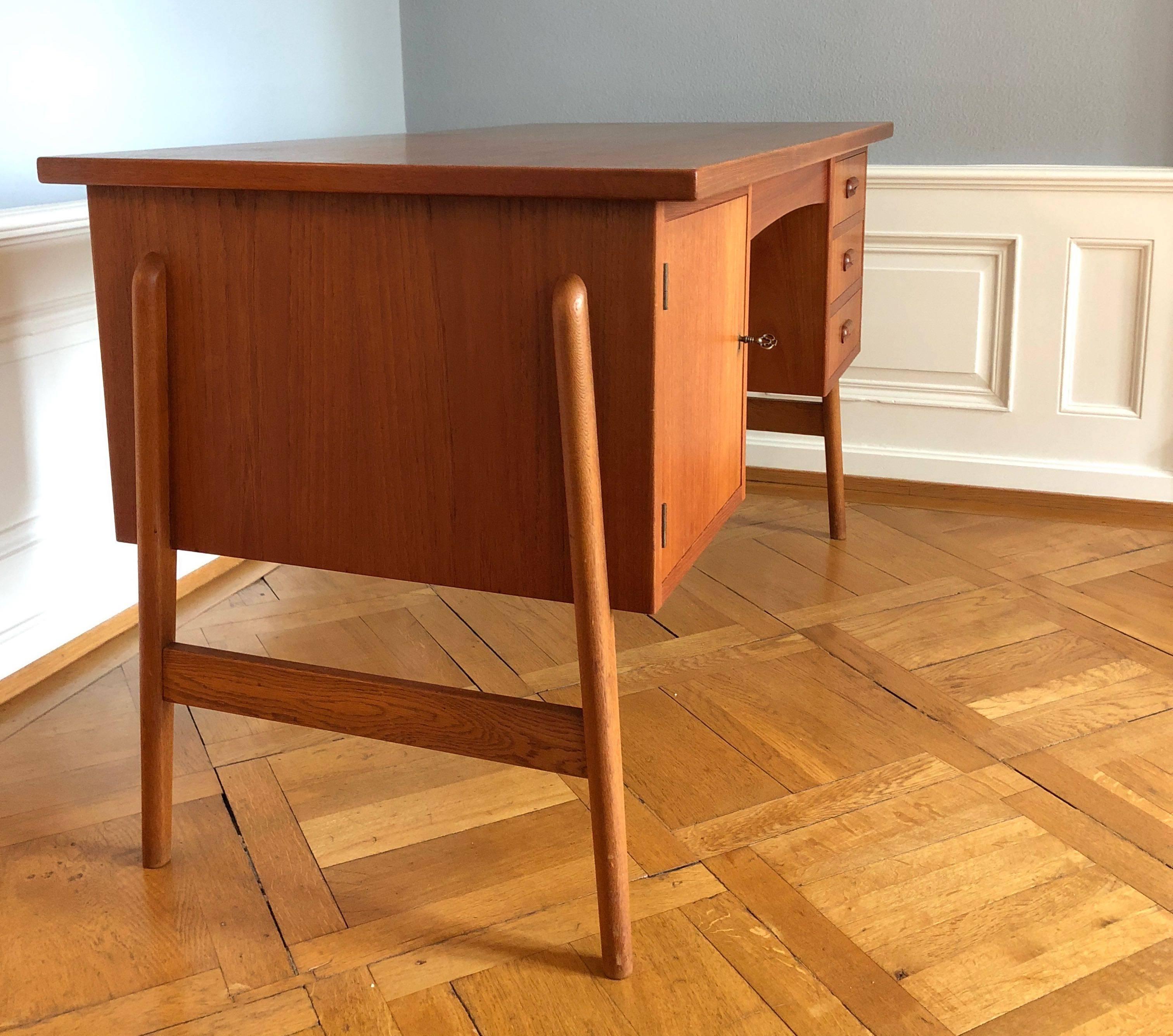 Danish Mid-Century Teak Desk from 1960s For Sale 1