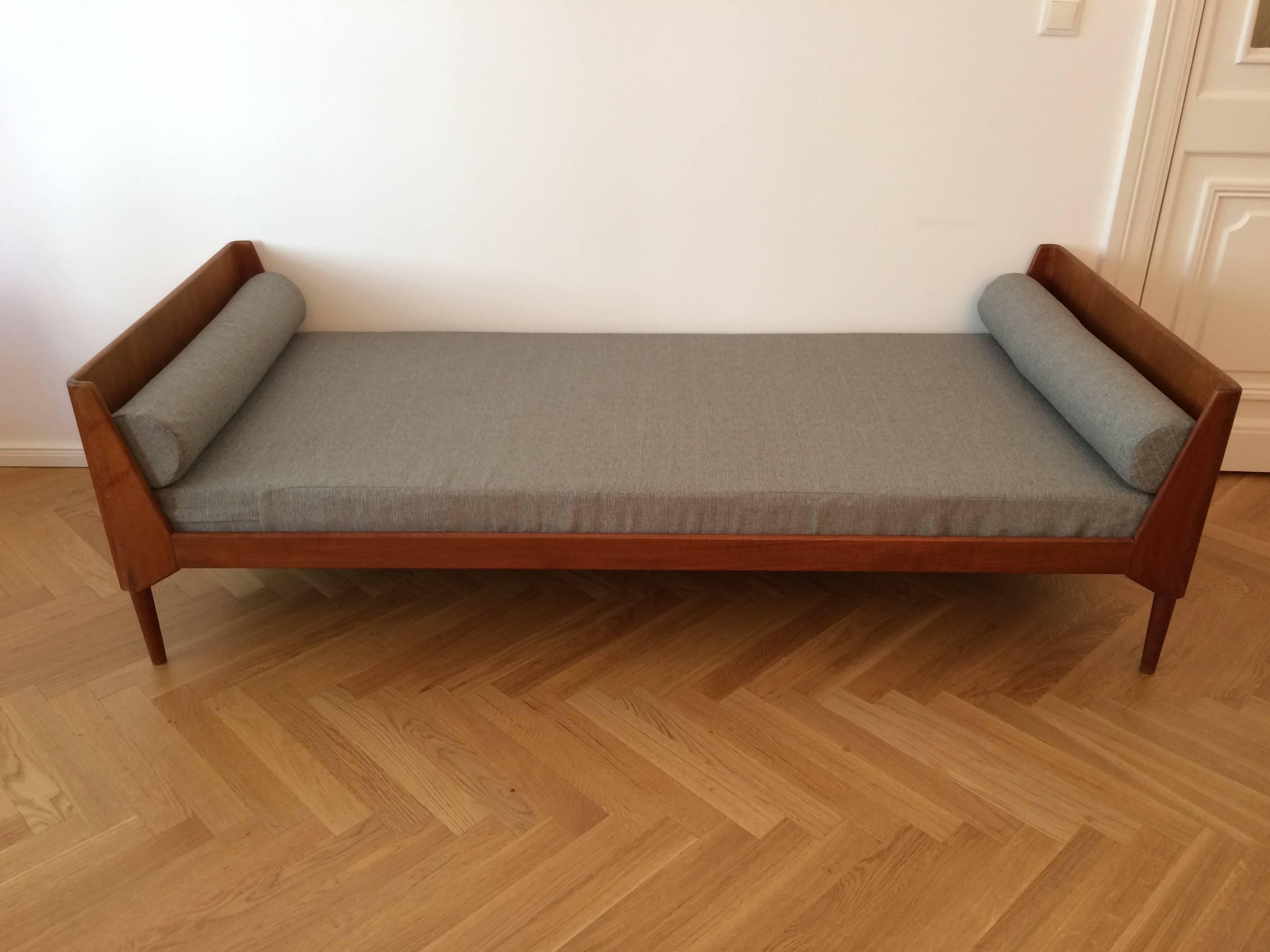 Danish Mid-Century Teak Daybed, 1960s In Good Condition For Sale In Basel, CH