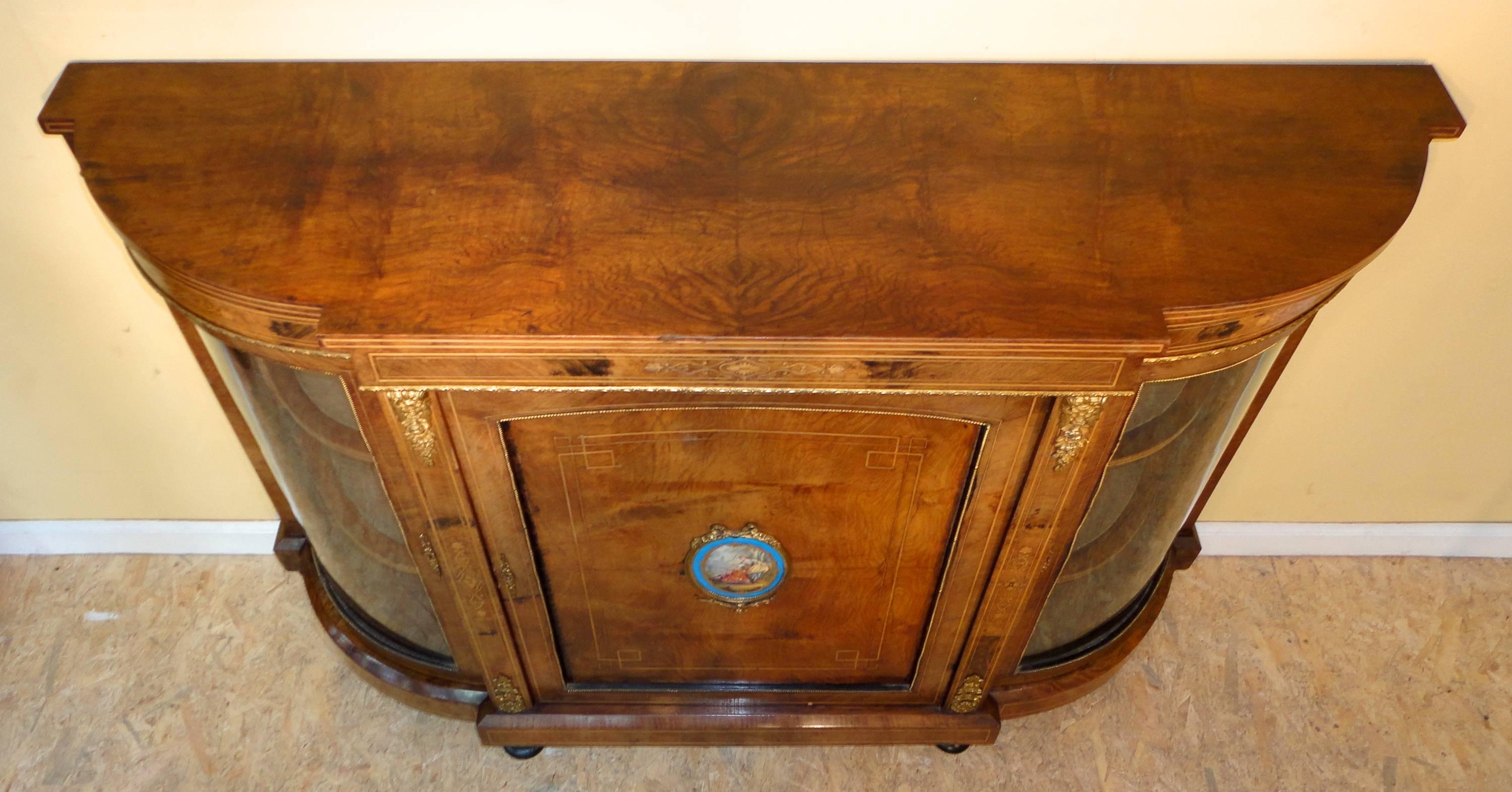 Victorian Burr Walnut and Marquetry Inlaid Credenza For Sale 1