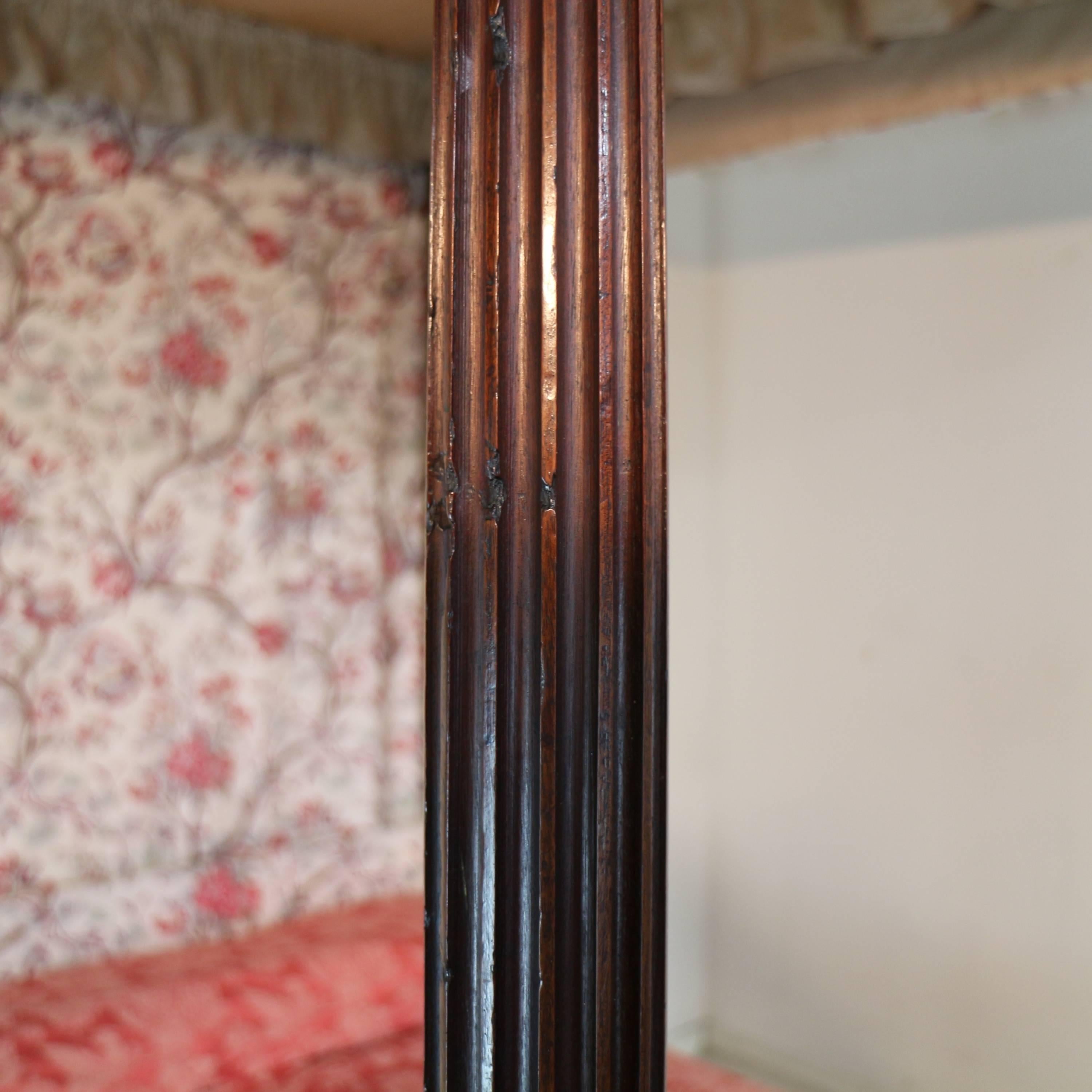 George III Mahogany Four-Poster Bed, Attributed to Gillows of Lancaster In Fair Condition In Glasgow, GB