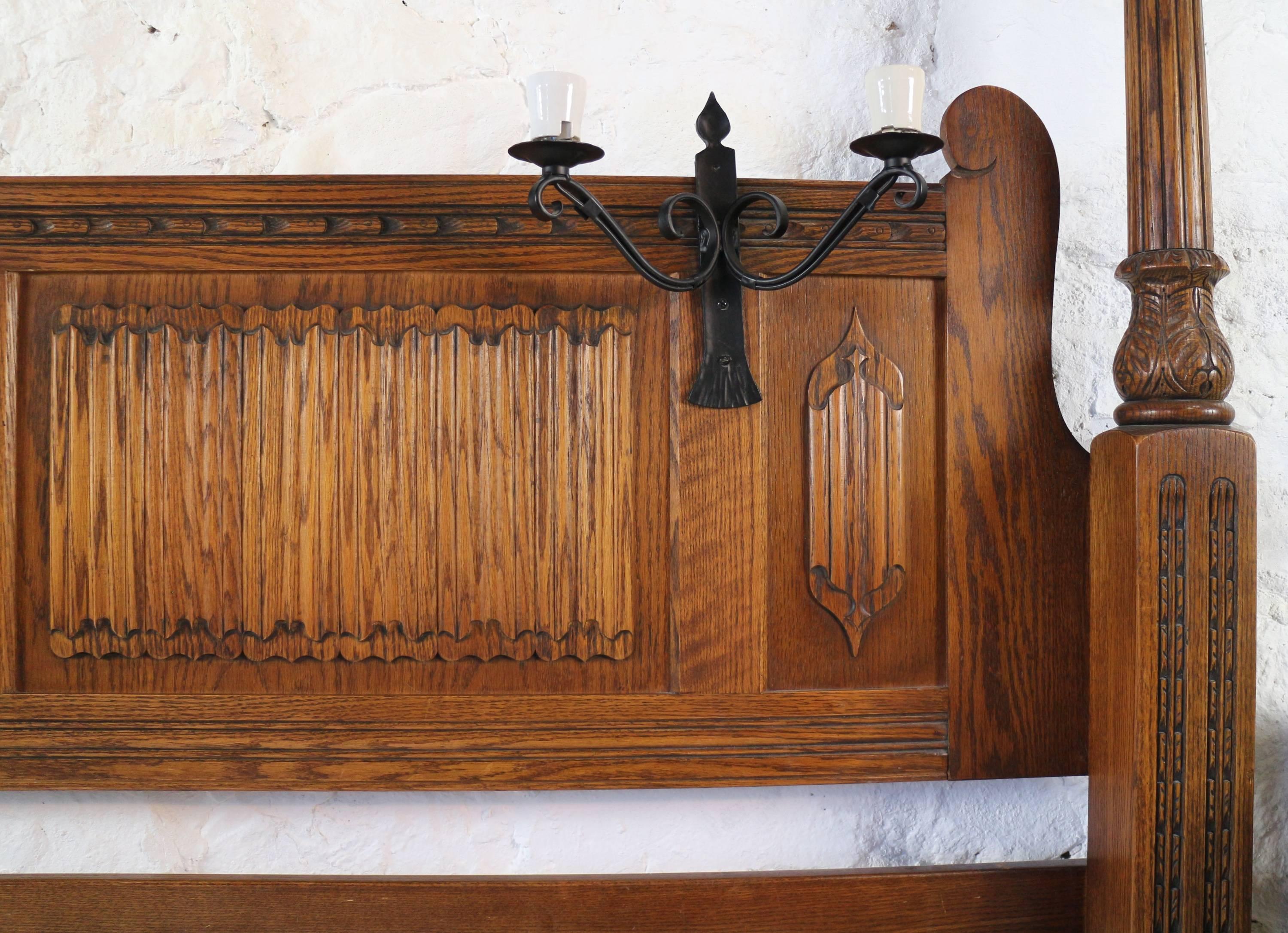 English Gothic/Tudor Style Oak Four-Poster Emperor Size Bed In Good Condition In Glasgow, GB